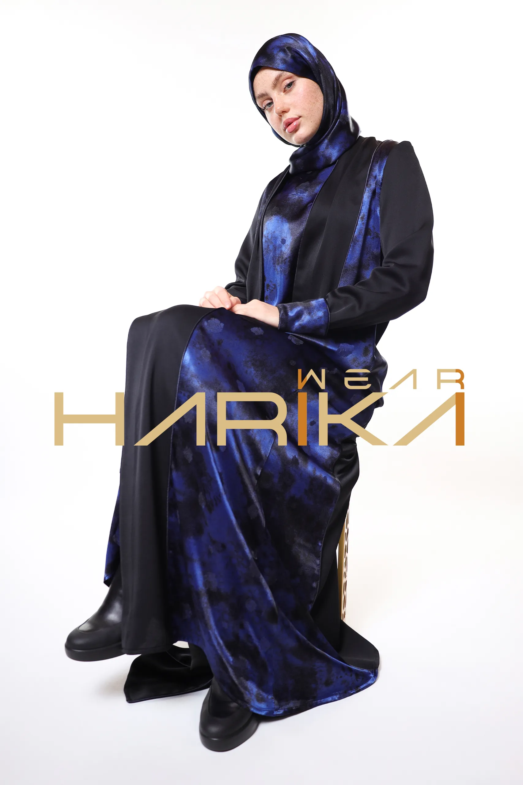 Modern and Elegant Design Blue and Black Detailed Luxury Abaya - Image 4