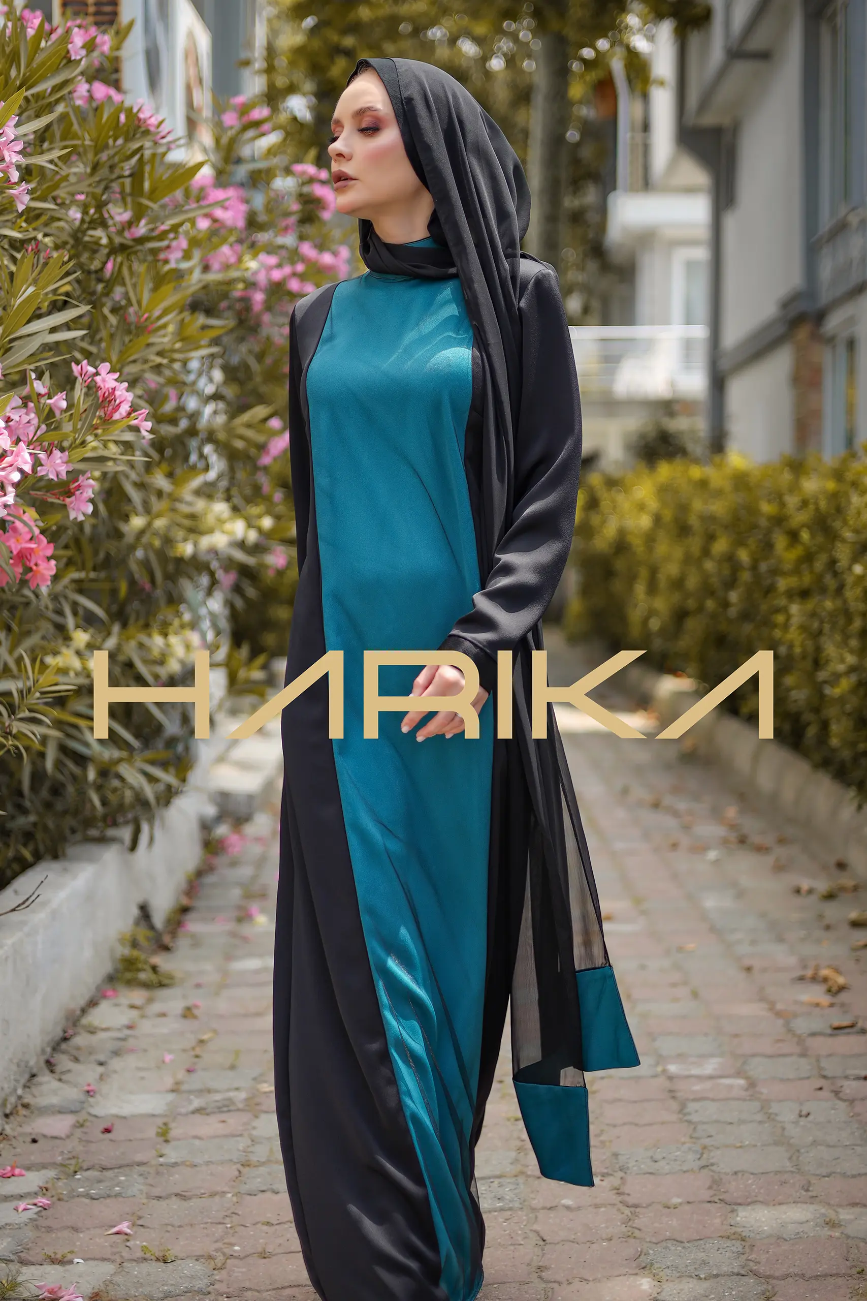 Elegant turquoise and black dress - Image 3