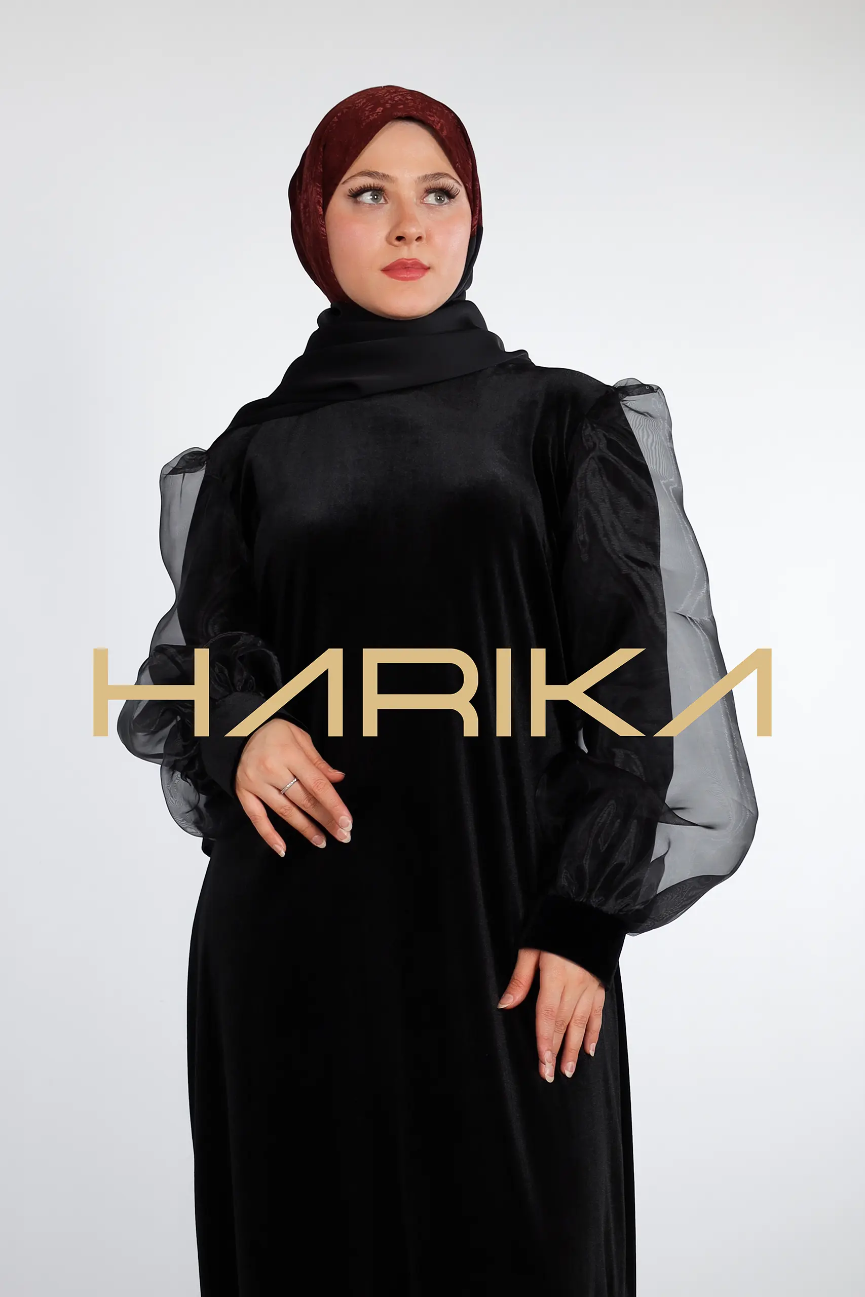 Elegant black velvet dress with organza sleeves - Image 8