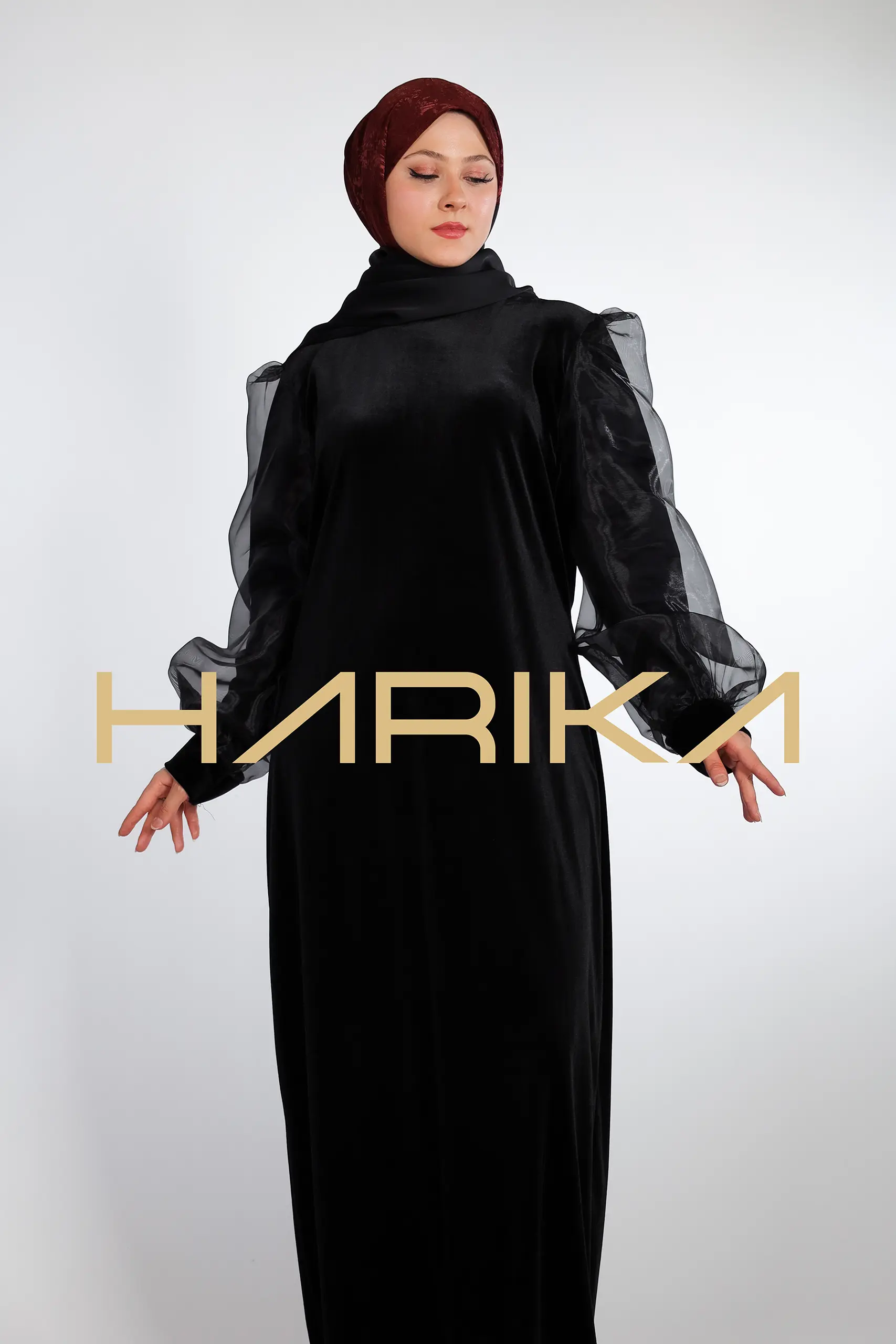 Elegant black velvet dress with organza sleeves - Image 9