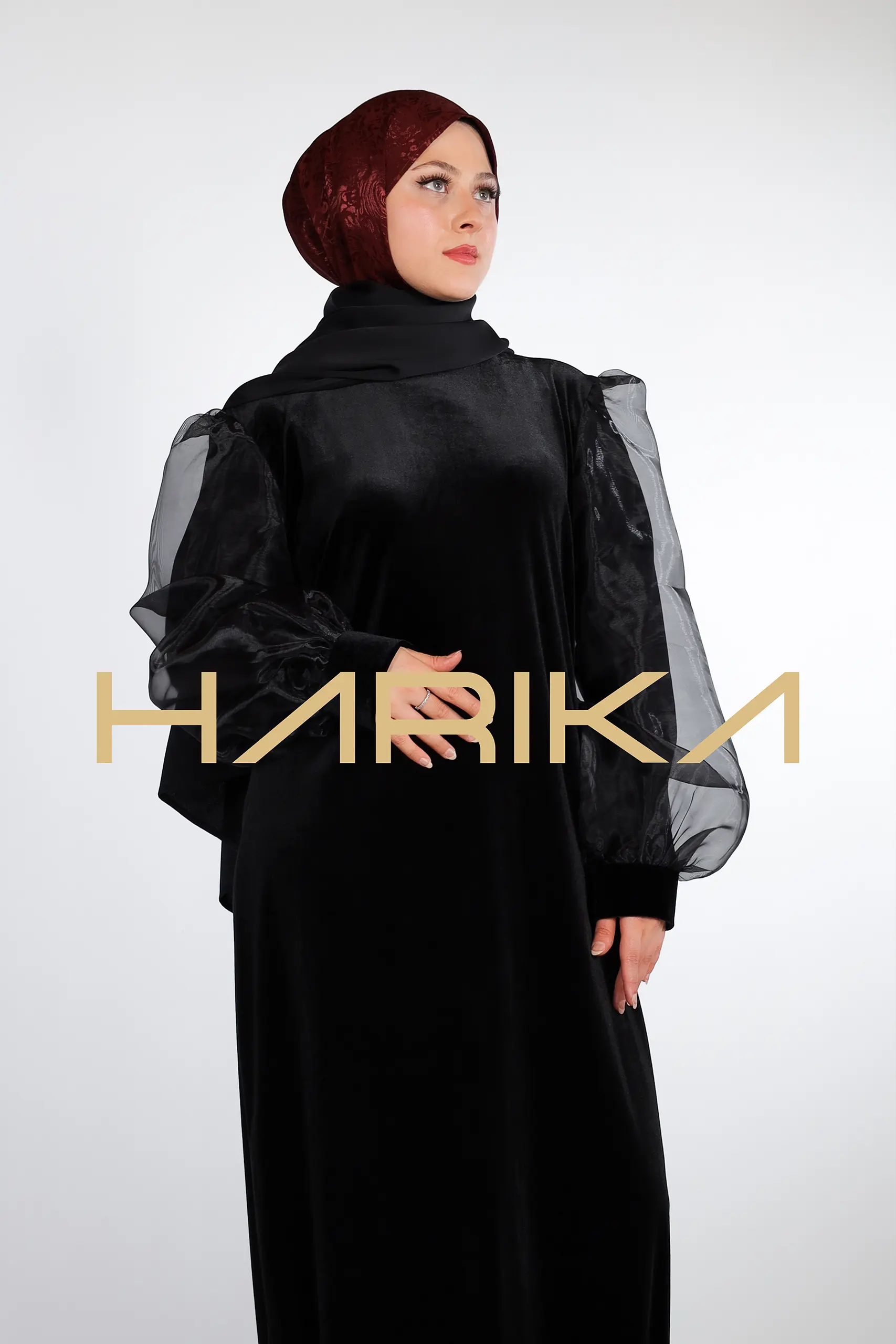 Elegant black velvet dress with organza sleeves - Image 6