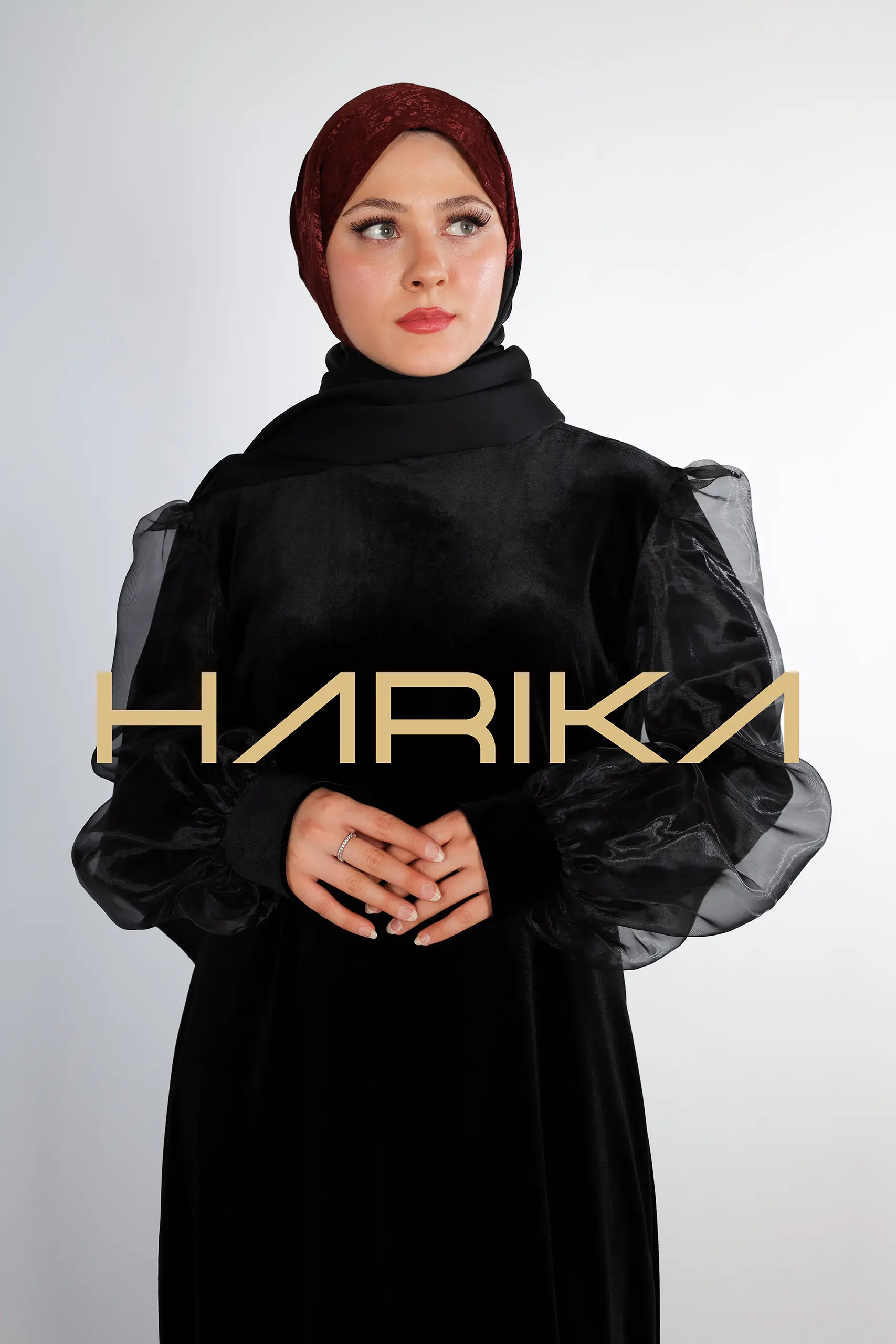 Elegant black velvet dress with organza sleeves - Image 4