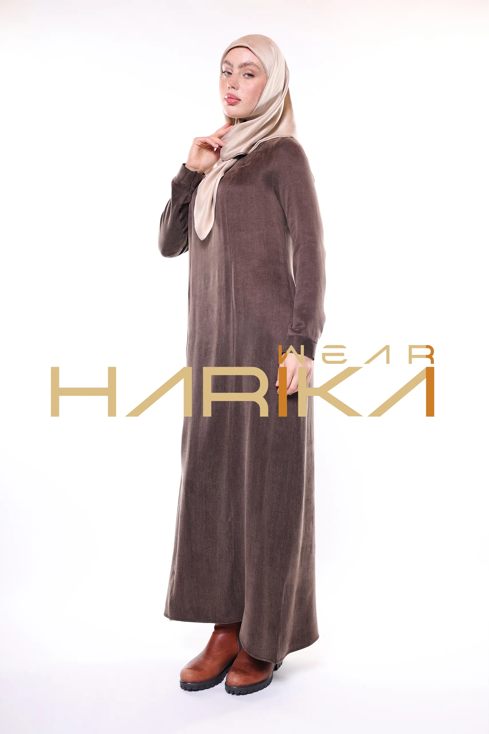 The Cobra Silk Dress – Everyday Elegance with a Practical Touch - Image 7