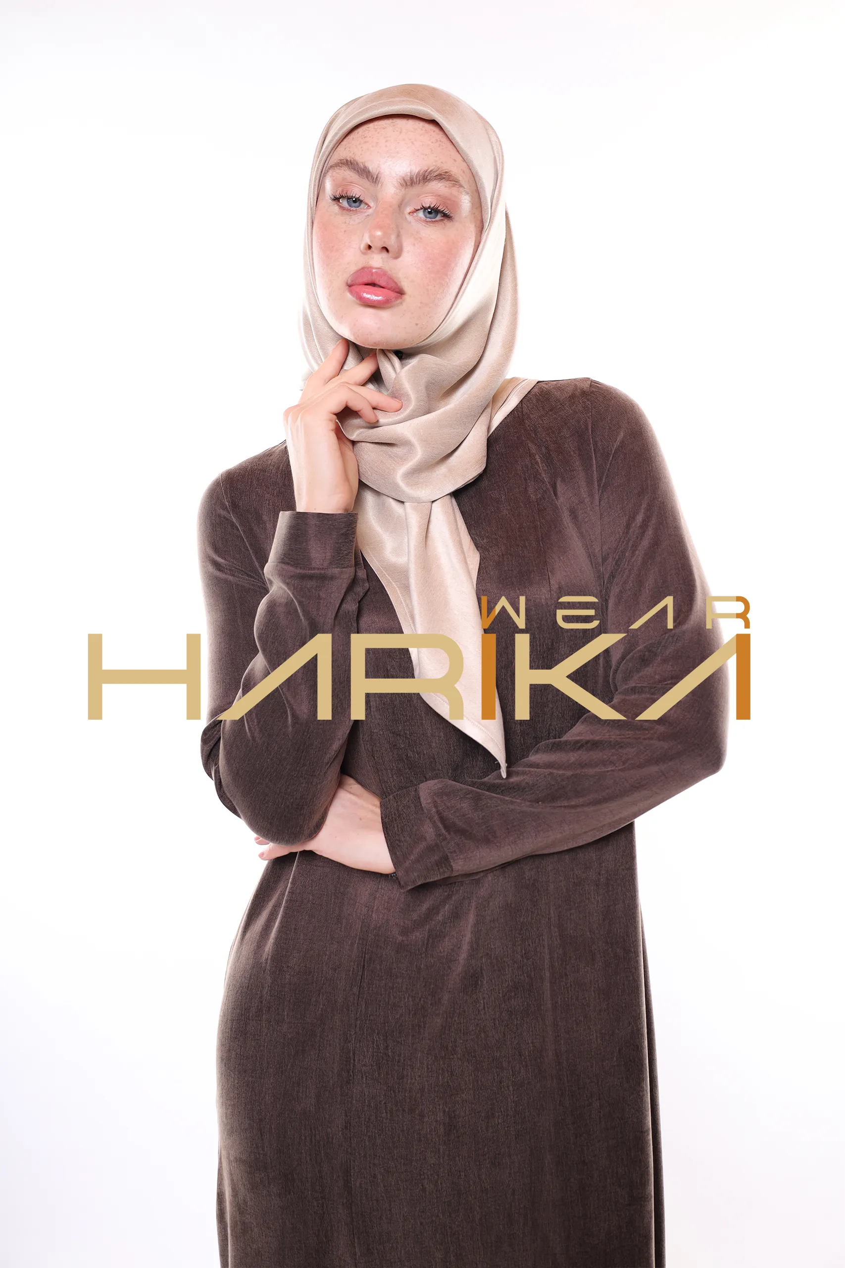 The Cobra Silk Dress – Everyday Elegance with a Practical Touch - Image 10