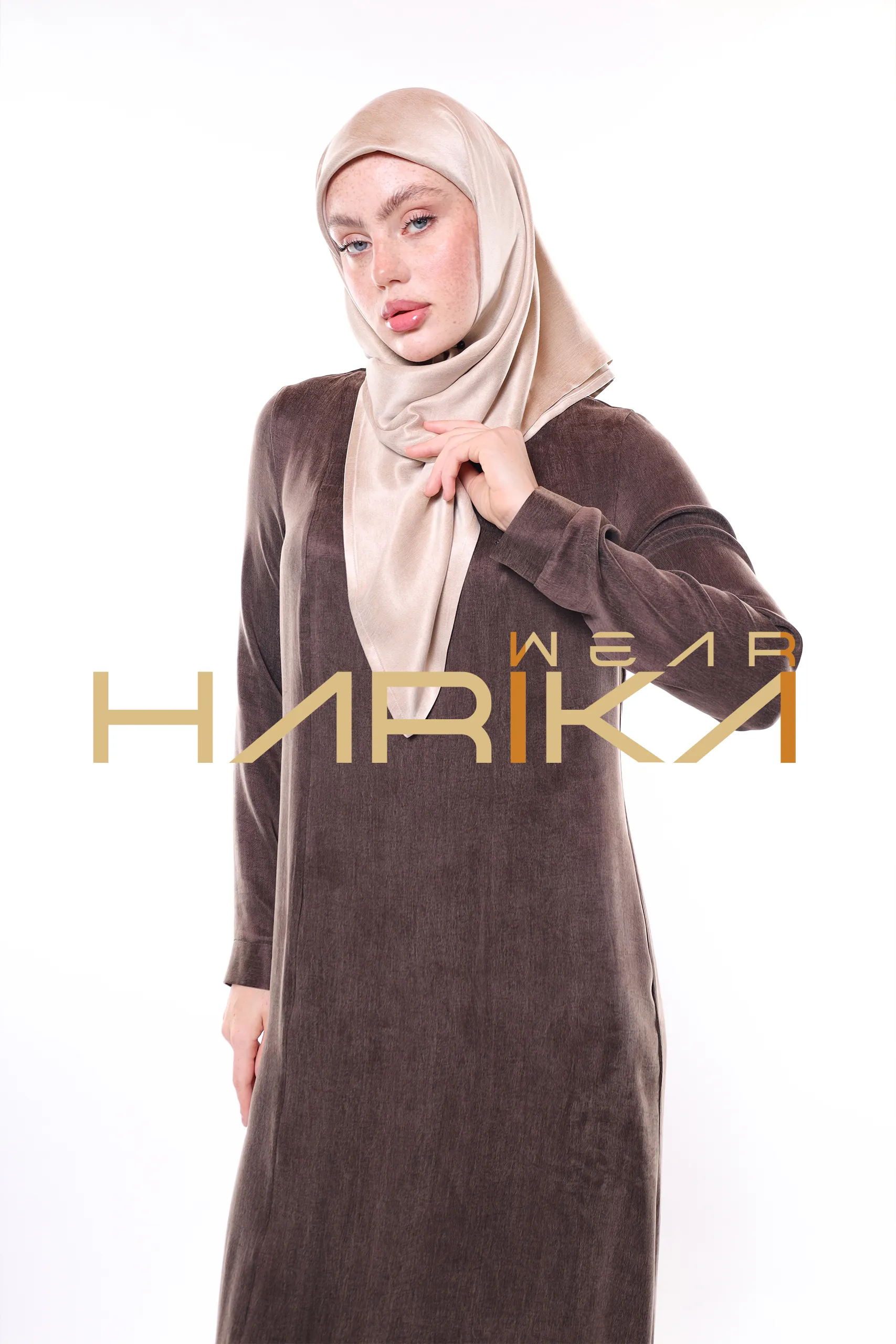 The Cobra Silk Dress – Everyday Elegance with a Practical Touch - Image 12