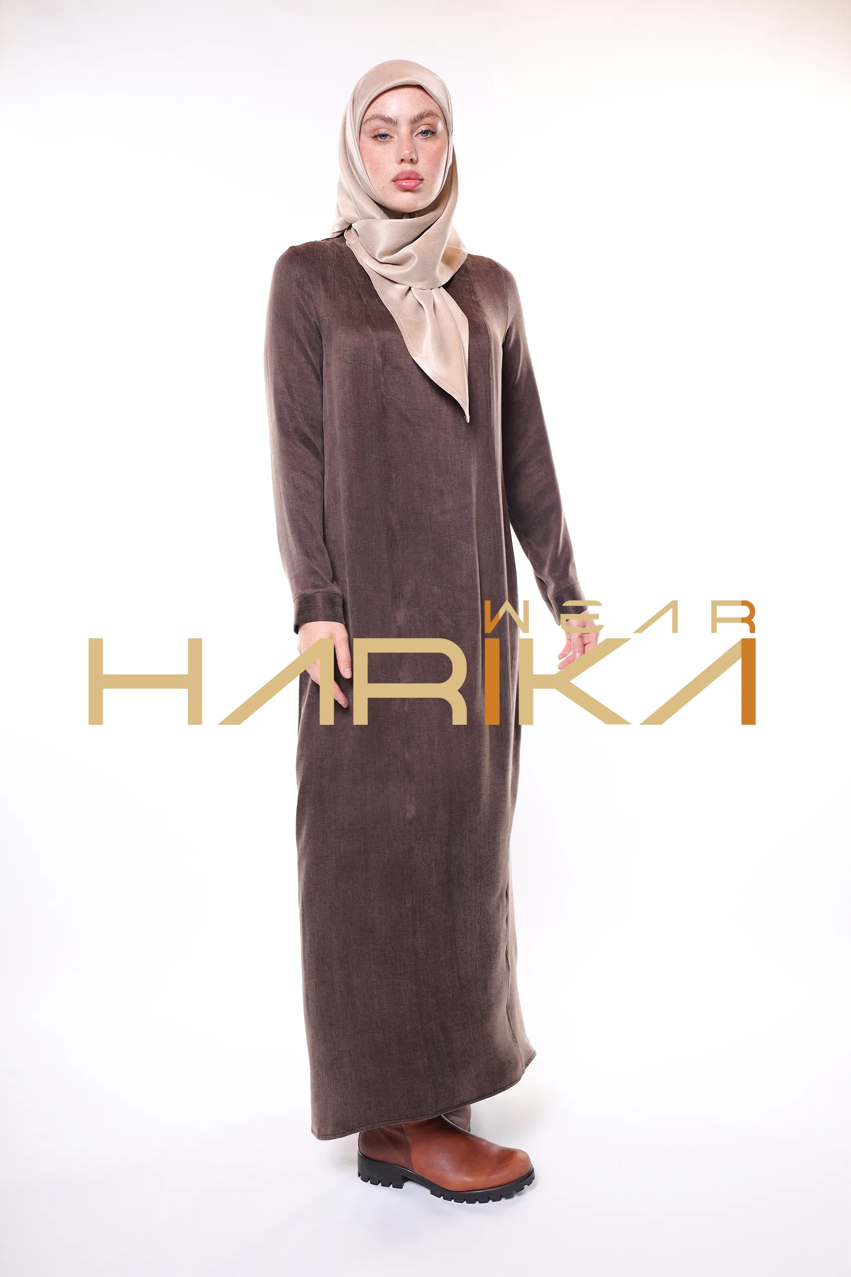 The Cobra Silk Dress – Everyday Elegance with a Practical Touch - Image 2