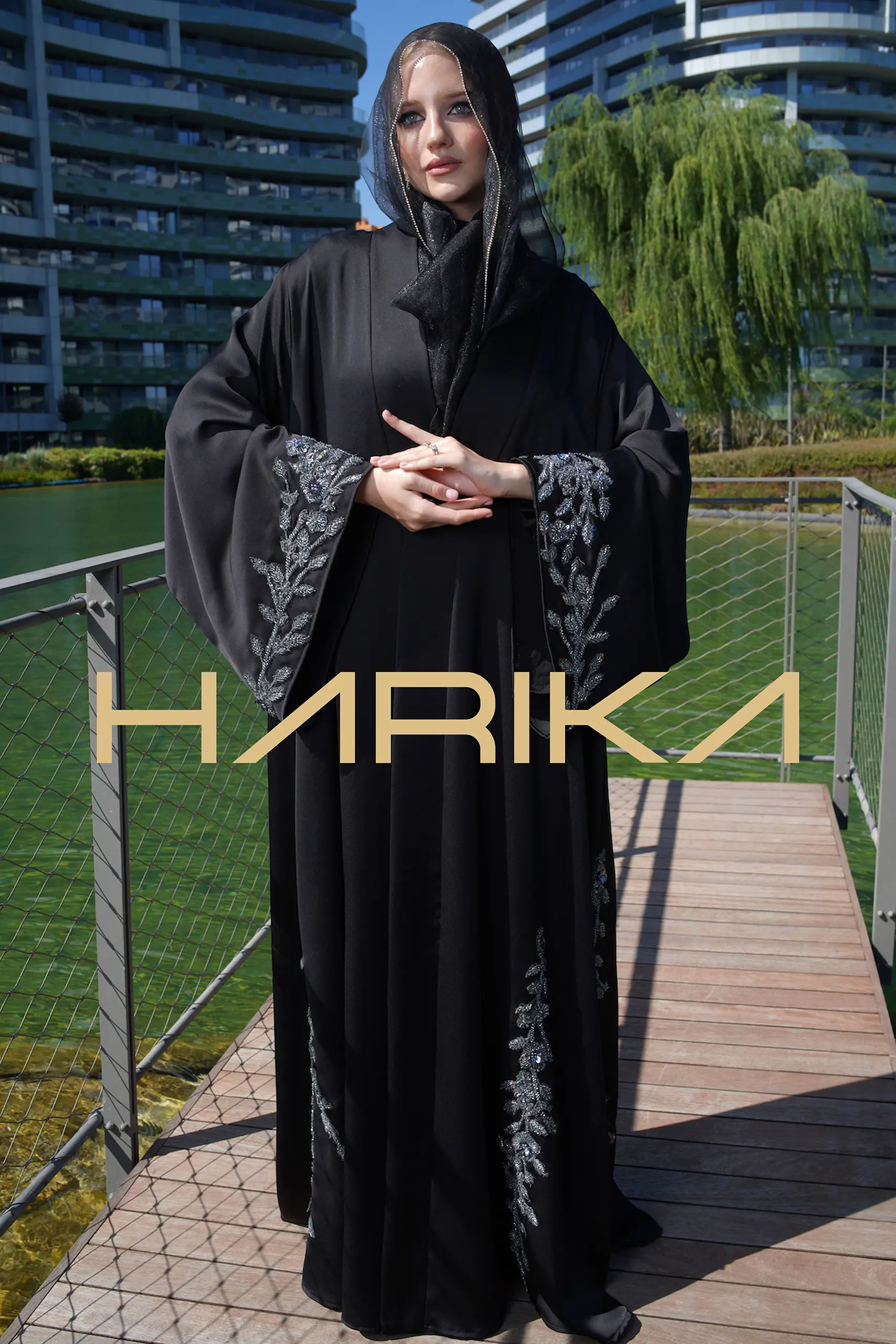 Abaya with flowers and crystals - Image 7