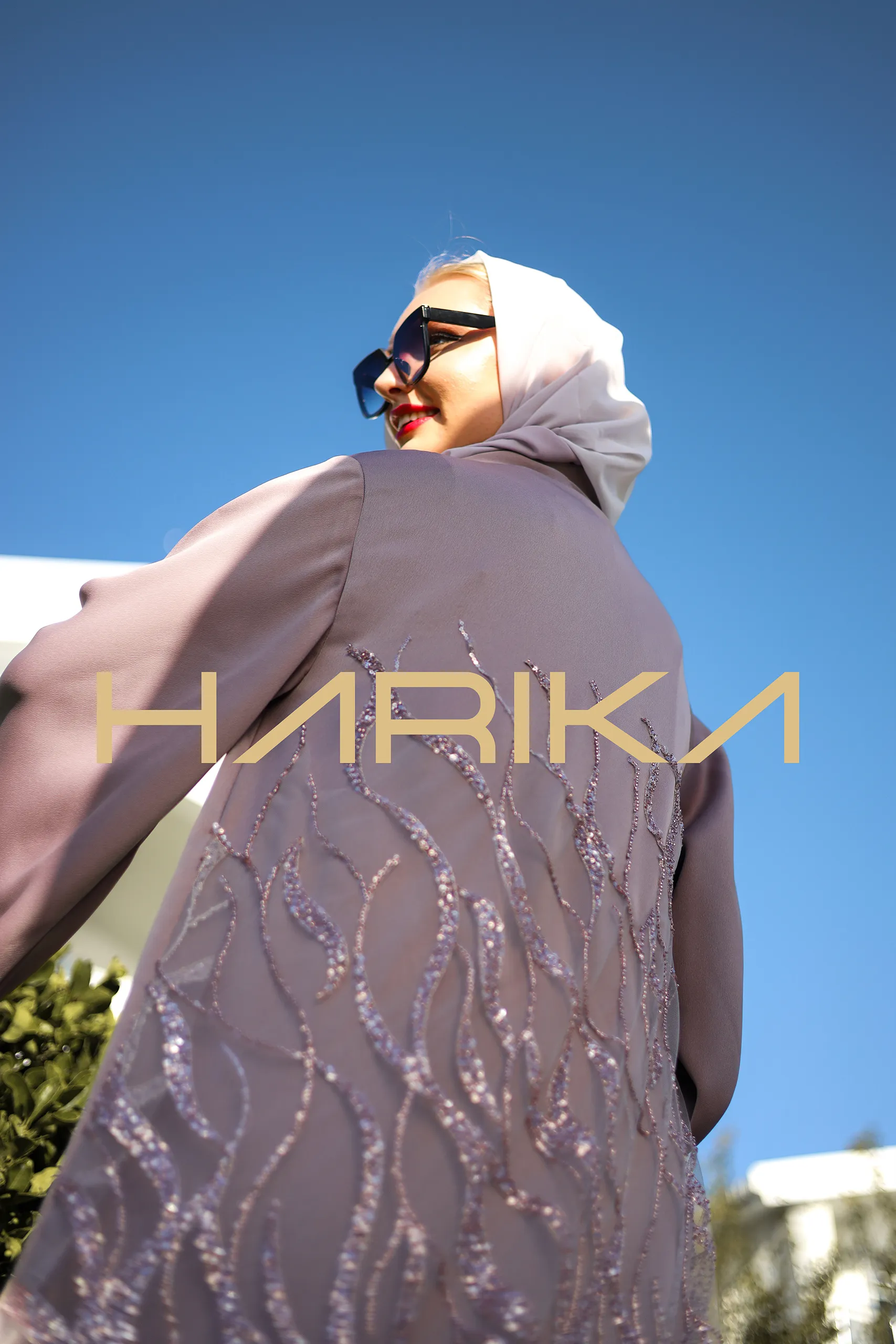 Royal embroidered abaya - Image 4
