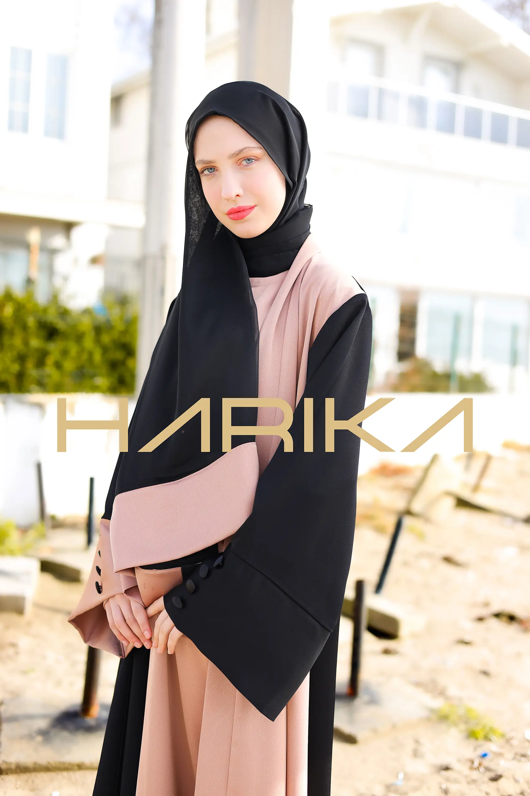 Practical and elegant two-tone silk crepe abaya (the dress is not included) - Image 2