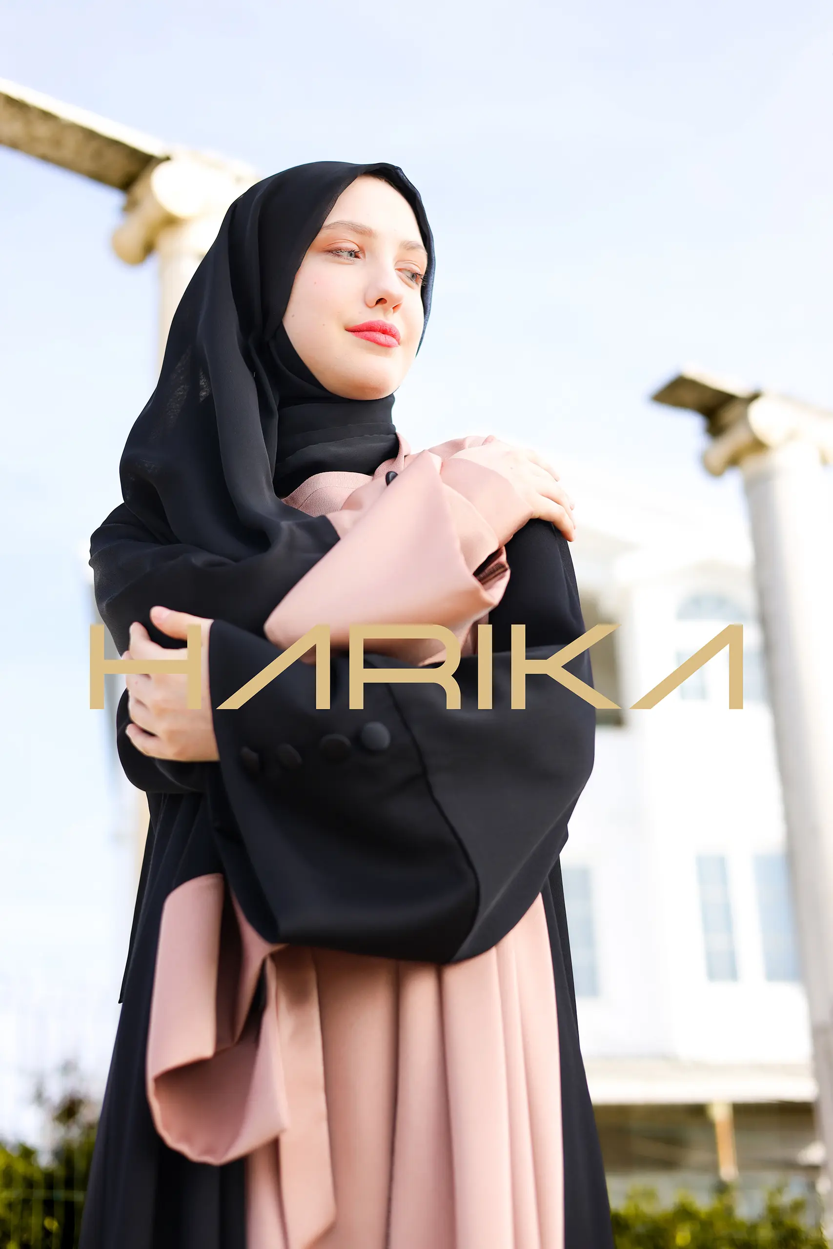 Practical and elegant two-tone silk crepe abaya (the dress is not included) - Image 8