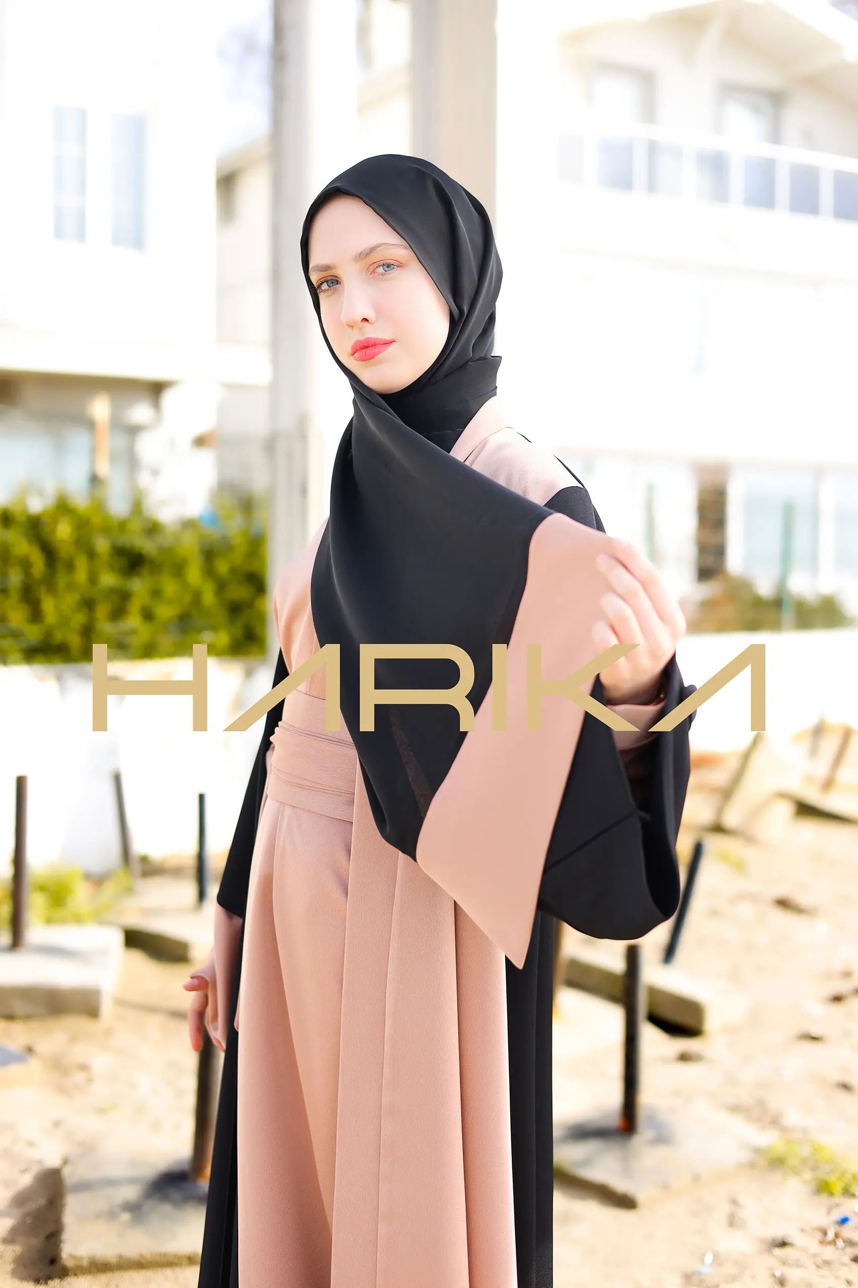Practical and elegant two-tone silk crepe abaya (the dress is not included) - Image 3