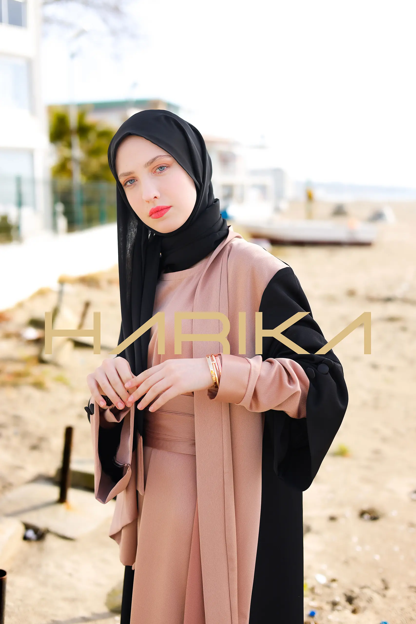 Practical and elegant two-tone silk crepe abaya (the dress is not included) - Image 15
