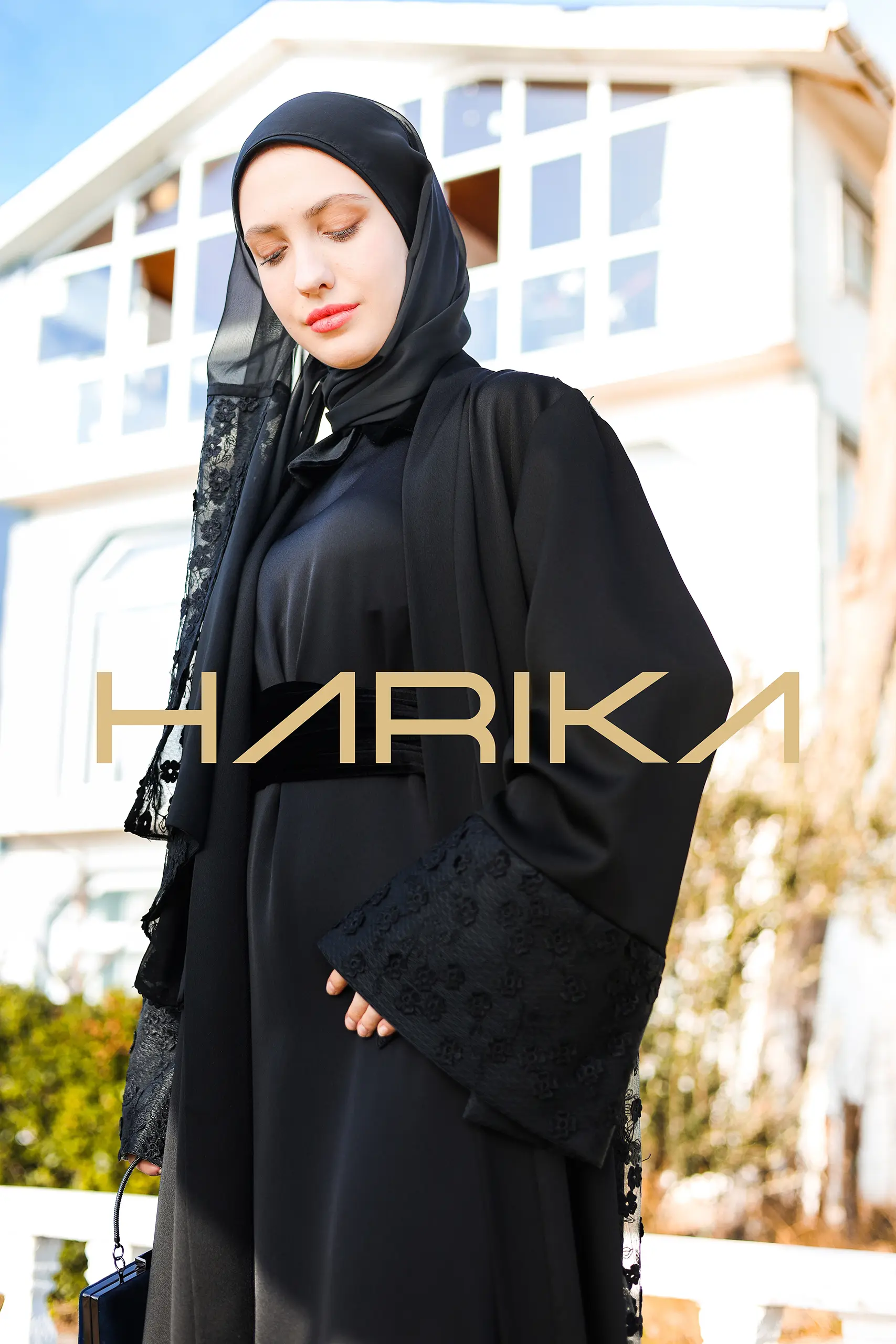 Luxurious abaya with black rose patterns - Image 2