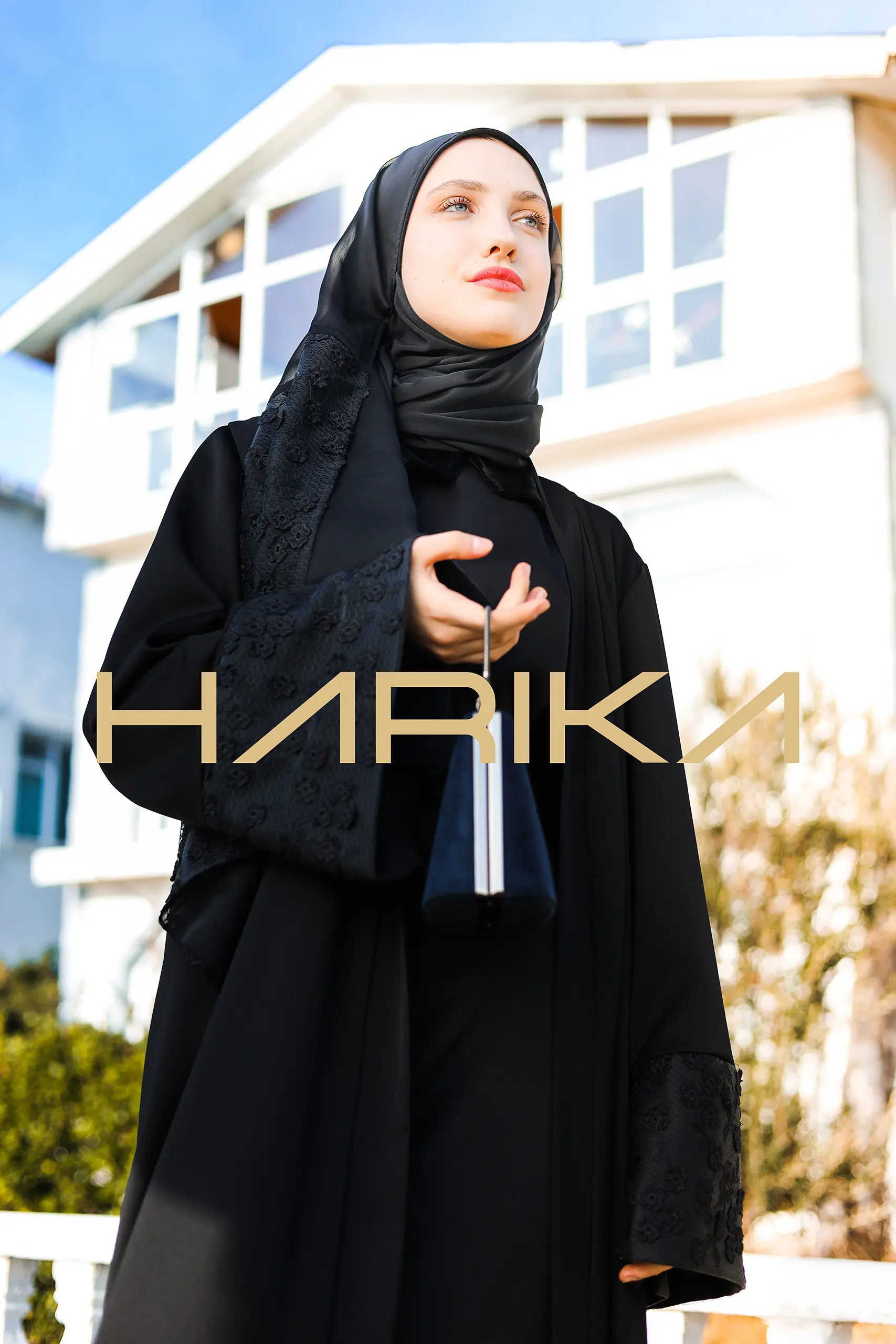 Luxurious abaya with black rose patterns - Image 4