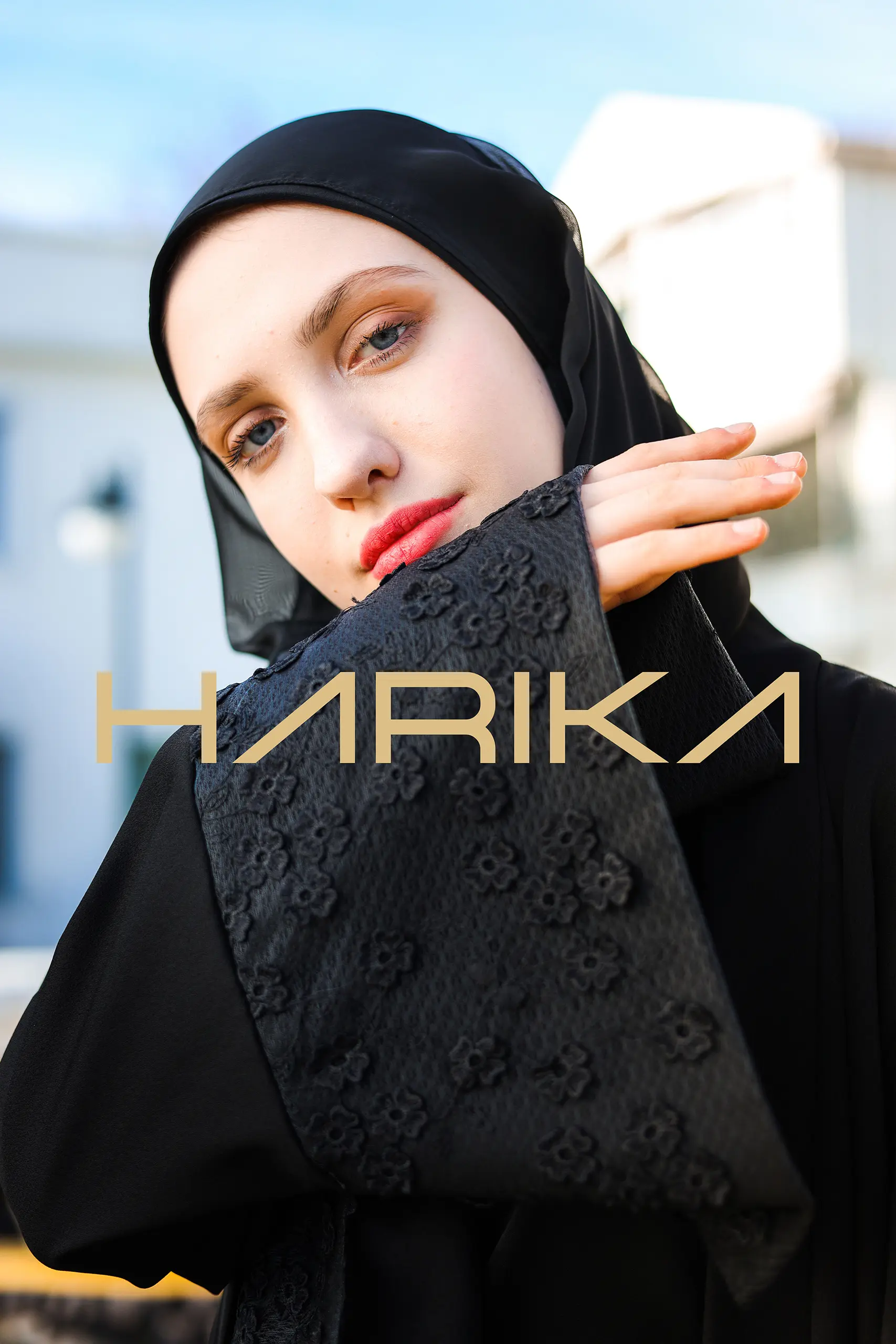 Luxurious abaya with black rose patterns - Image 9