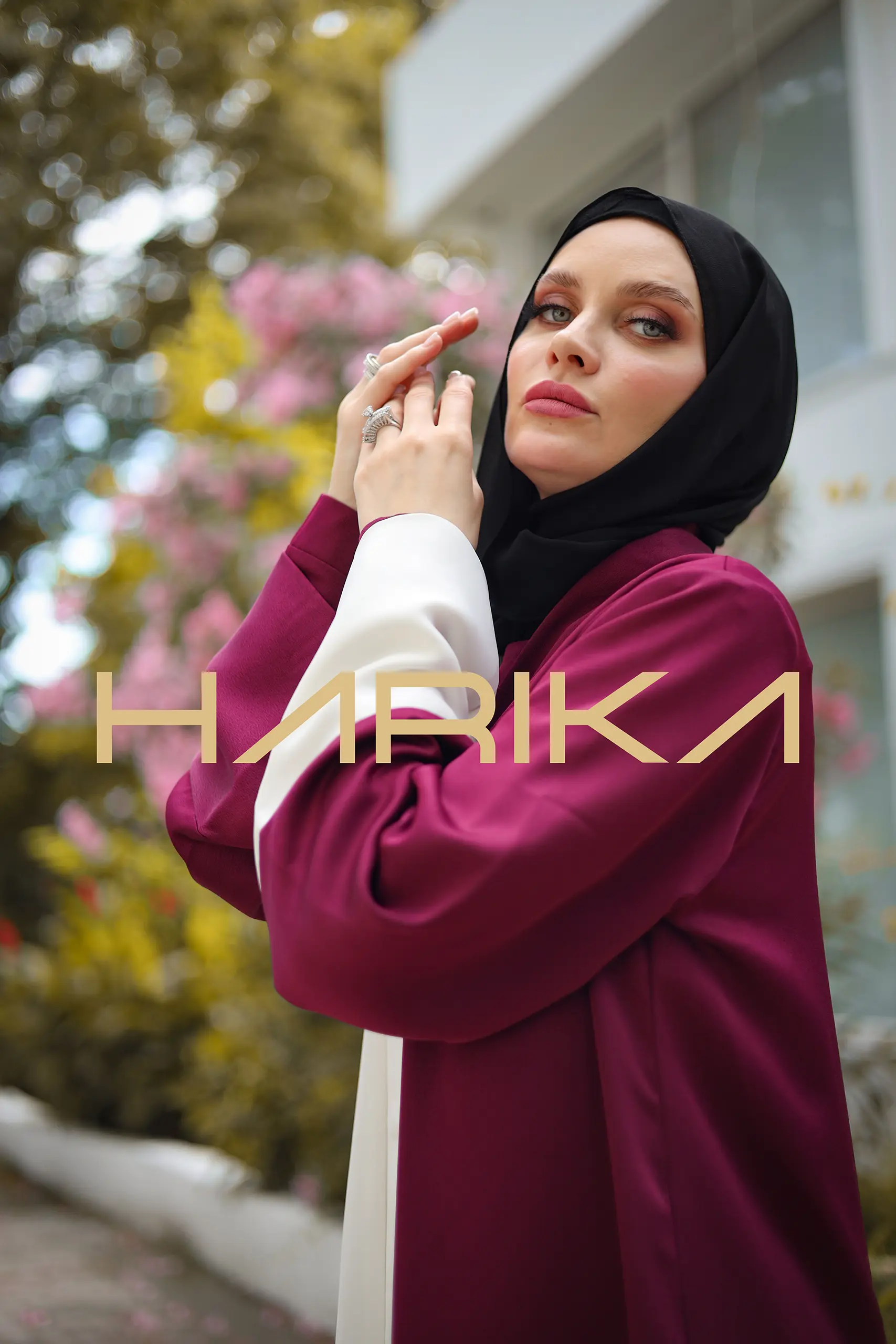 Practical and elegant two-tone silk crepe abaya (the dress is not included)