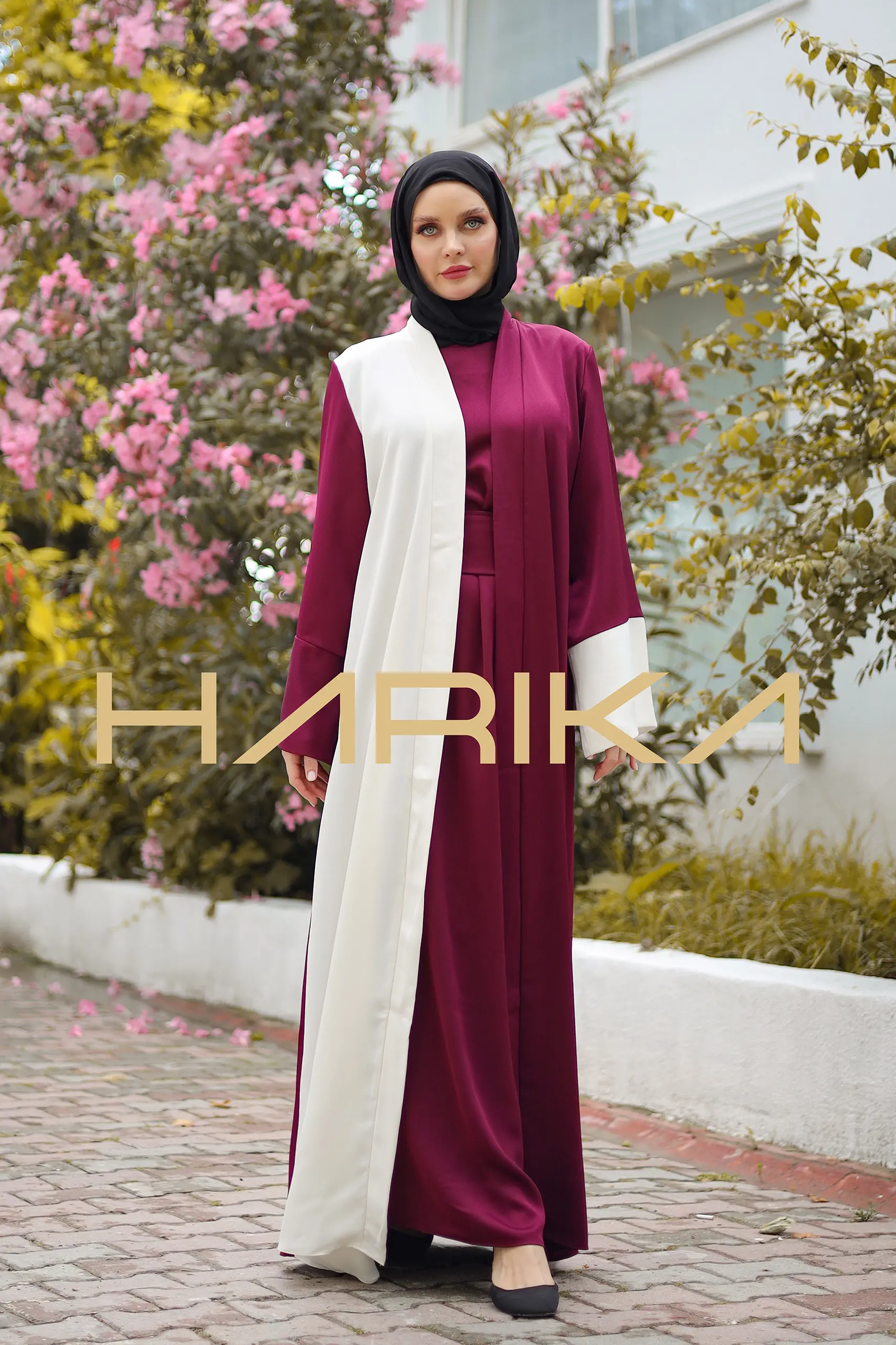 Practical and elegant two-tone silk crepe abaya (the dress is not included) - Image 2