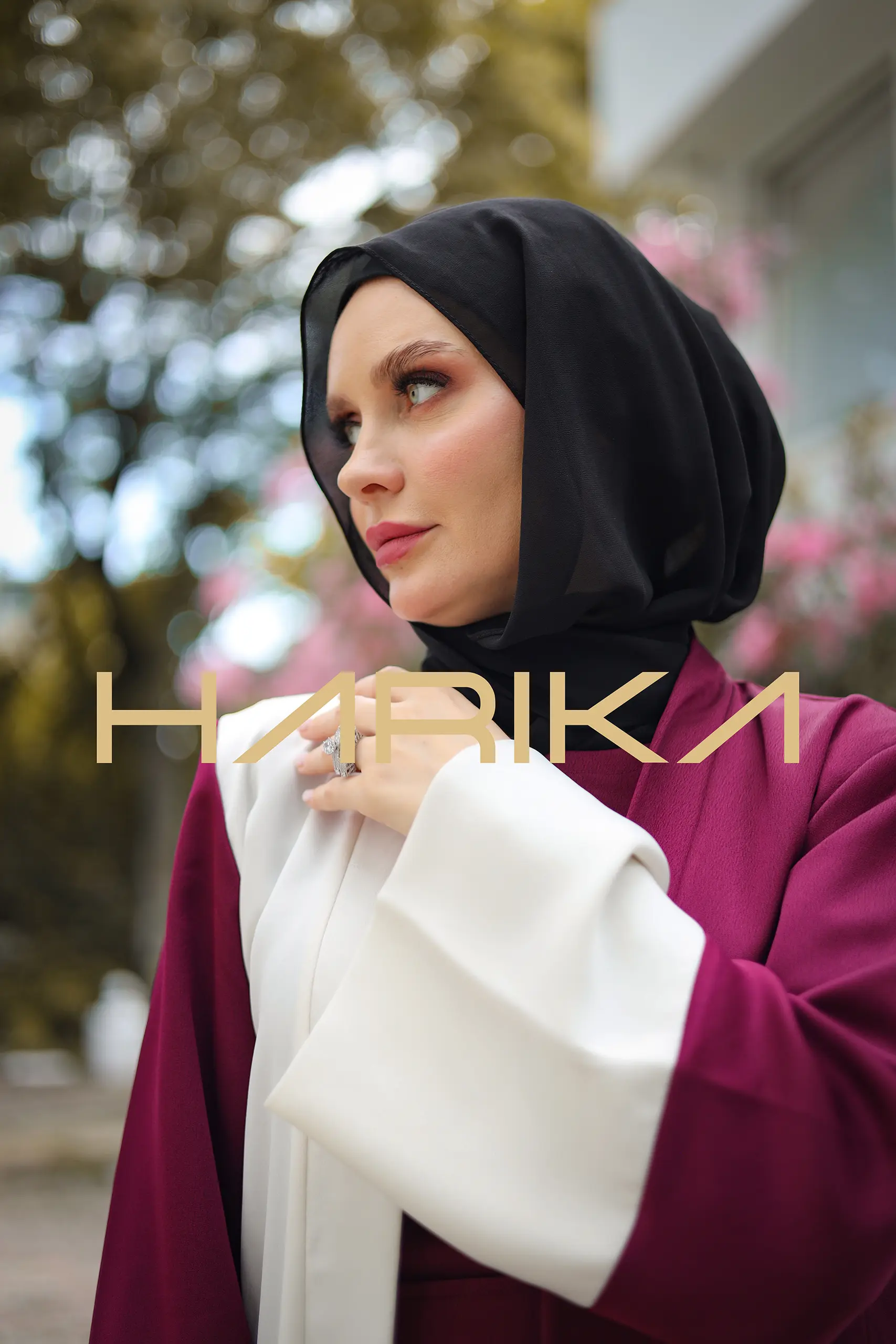 Practical and elegant two-tone silk crepe abaya (the dress is not included) - Image 10