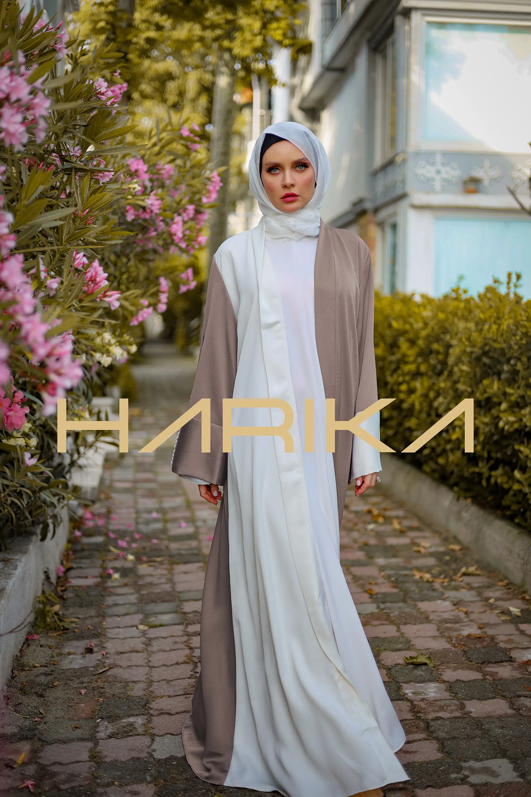 Practical and elegant two-tone silk crepe abaya (the dress is not included) - Image 9