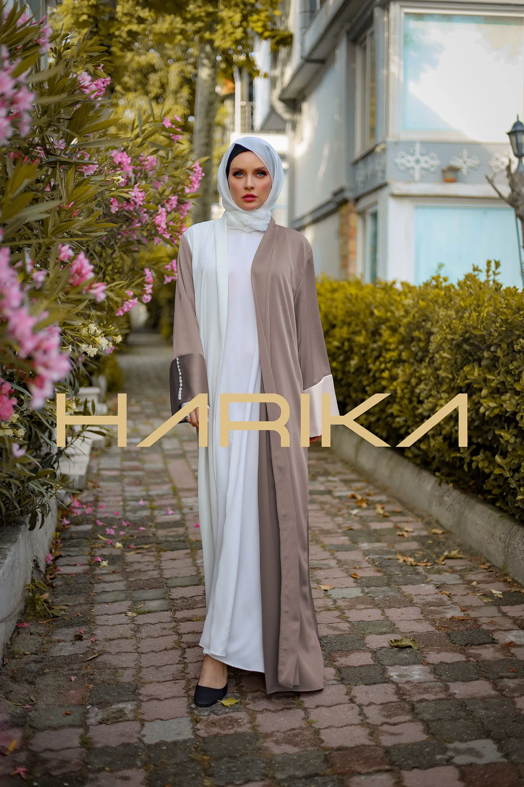 Practical and elegant two-tone silk crepe abaya (the dress is not included) - Image 12