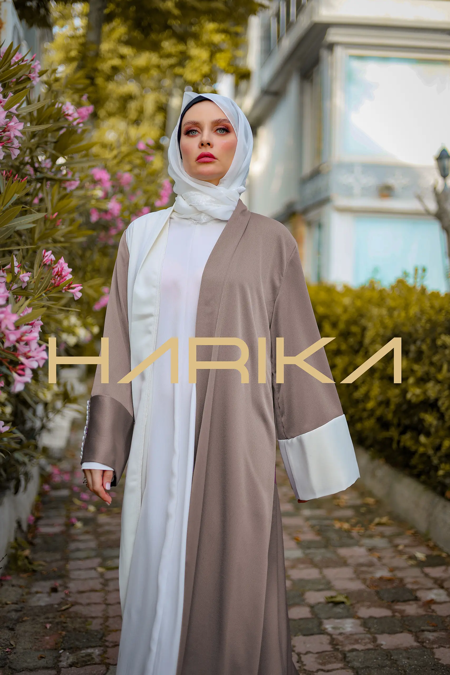 Practical and elegant two-tone silk crepe abaya (the dress is not included) - Image 11