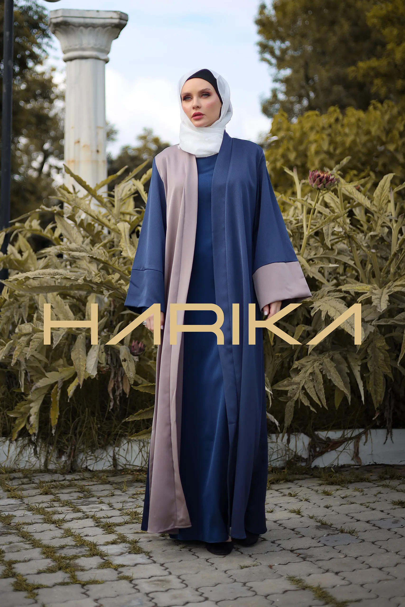 Practical and elegant two-tone silk crepe abaya (the dress is not included) - Image 2