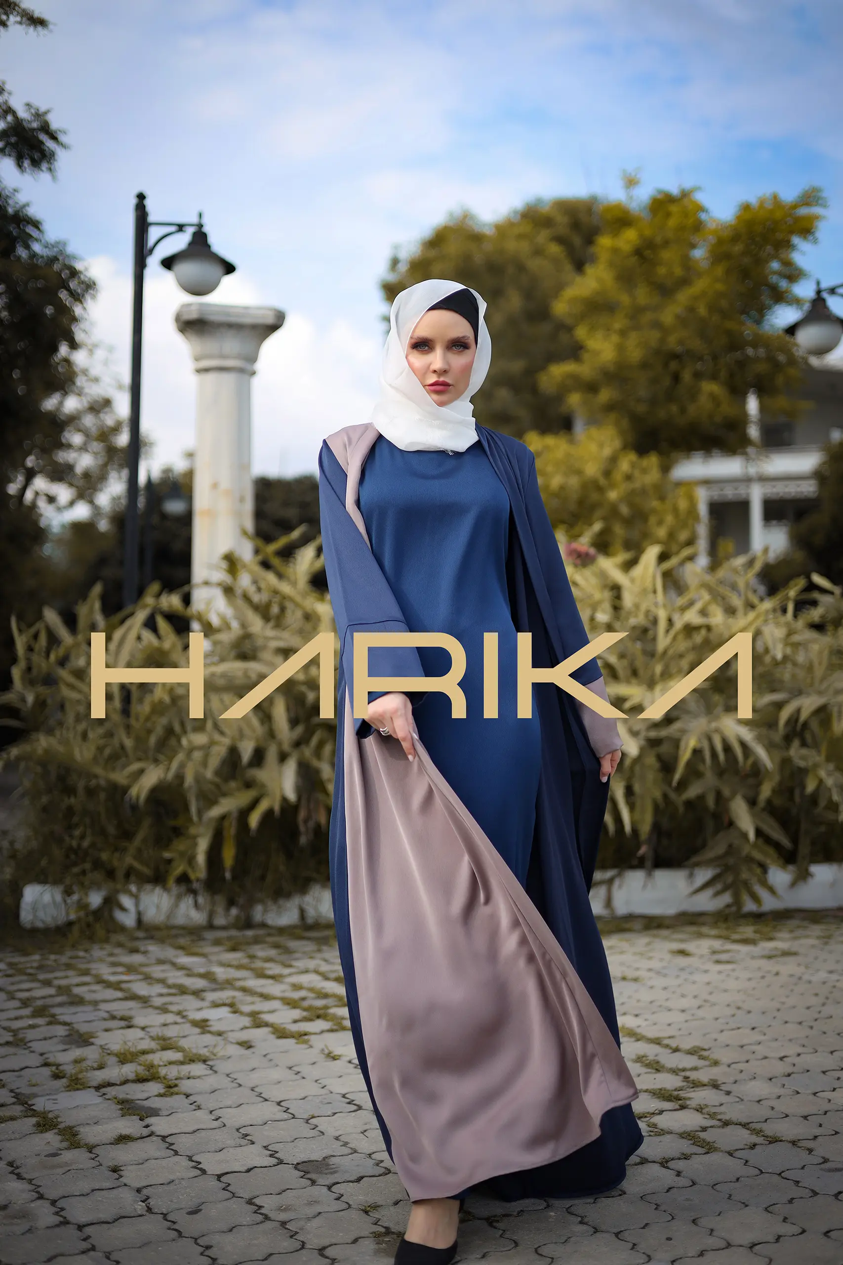 Practical and elegant two-tone silk crepe abaya (the dress is not included) - Image 3