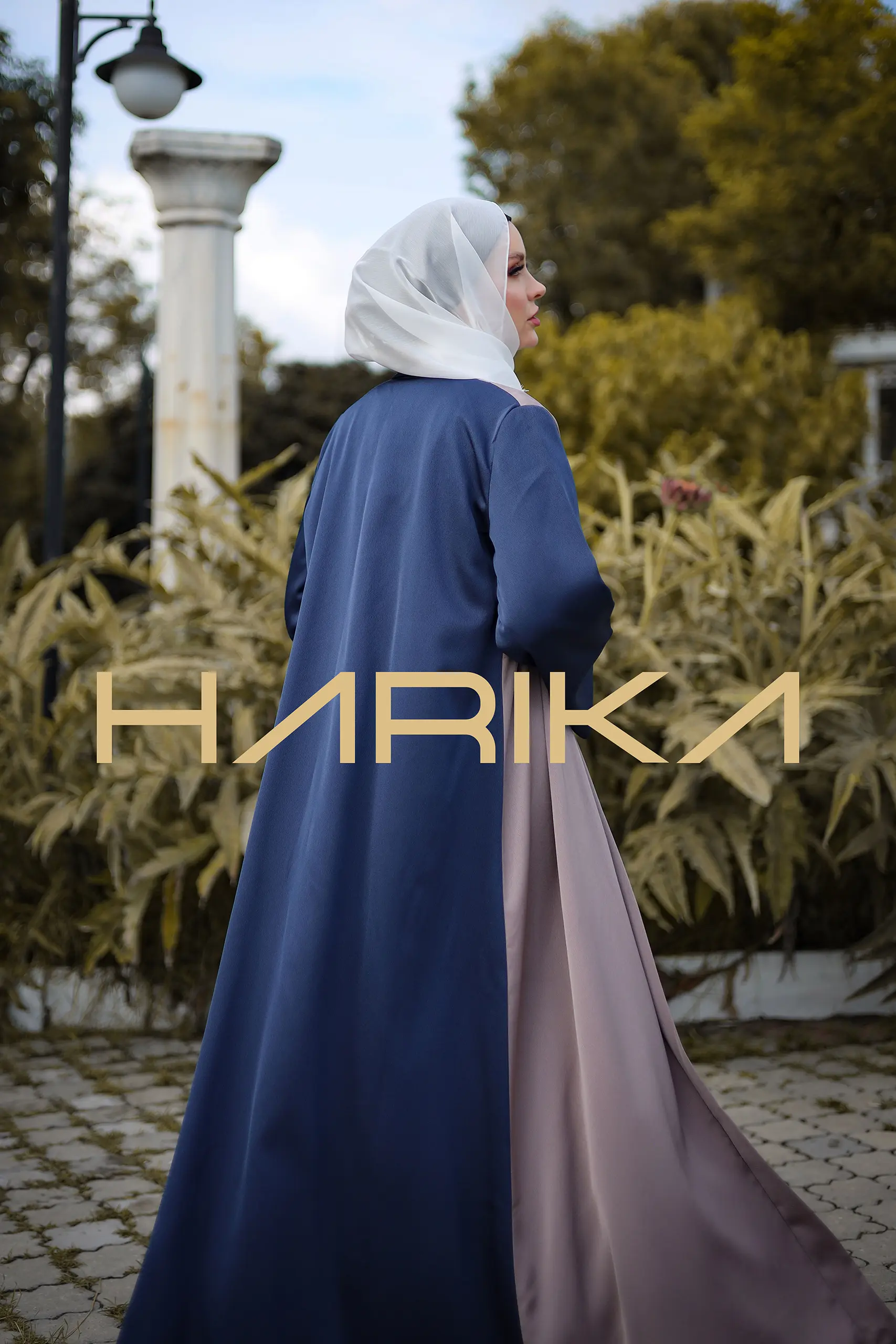 Practical and elegant two-tone silk crepe abaya (the dress is not included) - Image 10