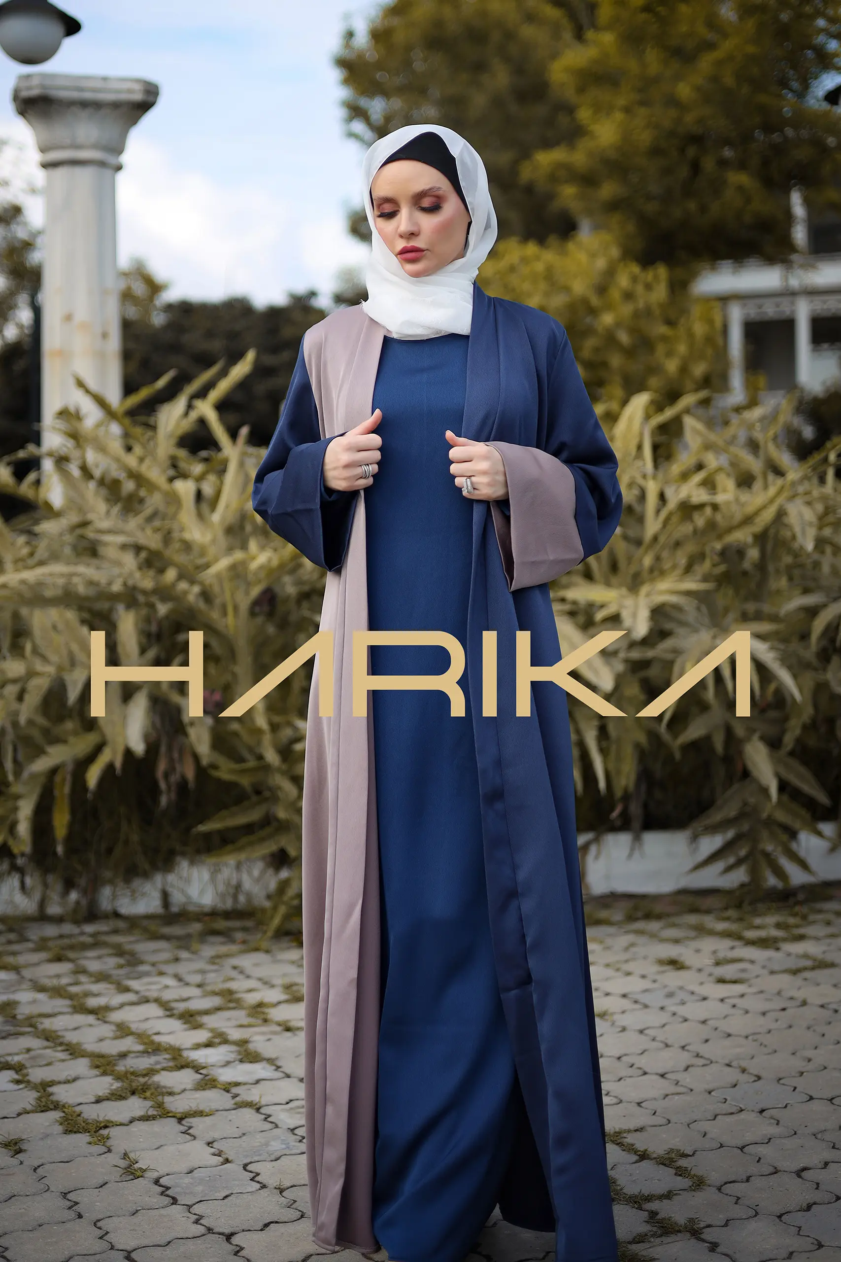 Practical and elegant two-tone silk crepe abaya (the dress is not included) - Image 9