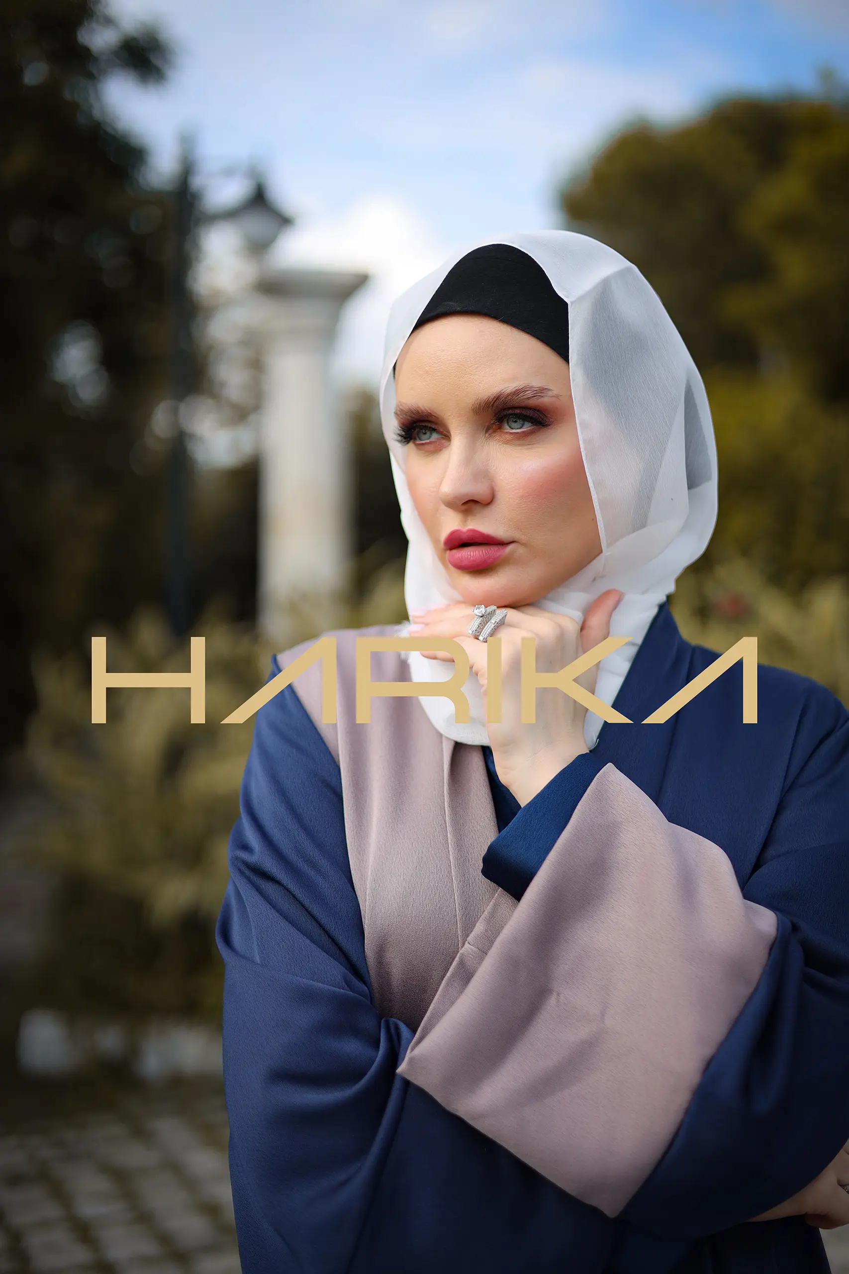 Practical and elegant two-tone silk crepe abaya (the dress is not included) - Image 6