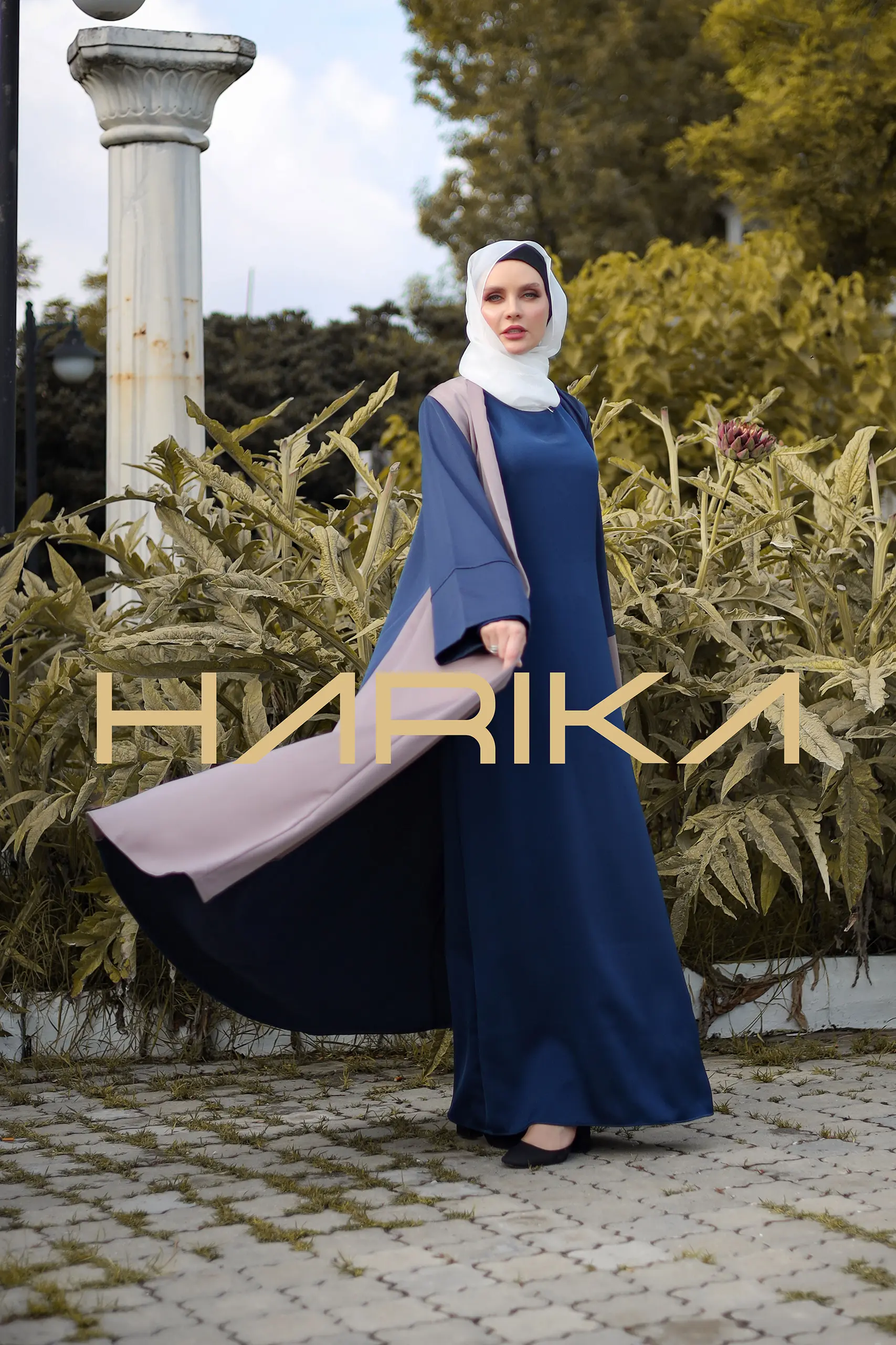 Practical and elegant two-tone silk crepe abaya (the dress is not included) - Image 4