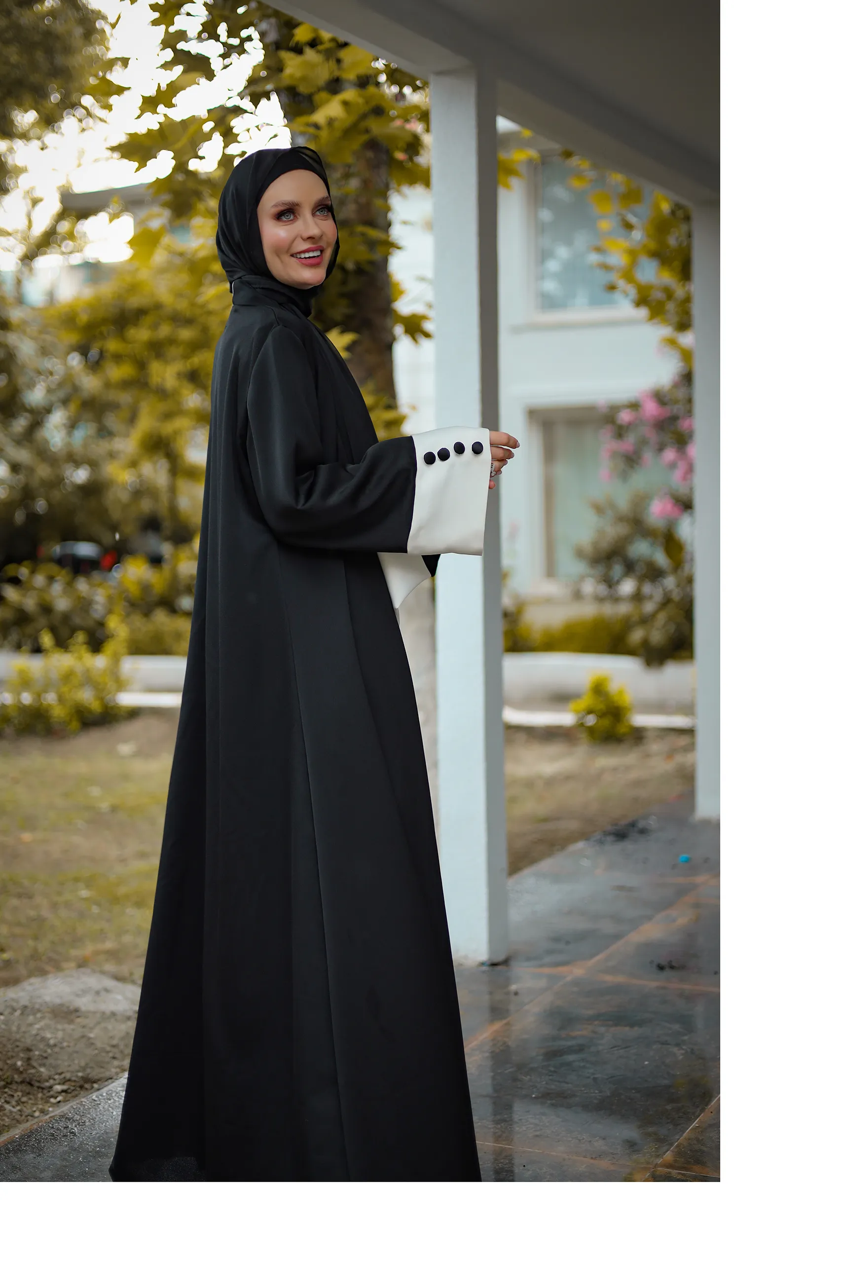 Practical and elegant two-tone silk crepe abaya (the dress is not included) - Image 3