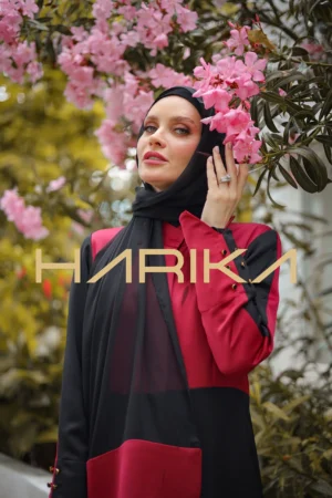 Practical and elegant two-tone silk crepe abaya