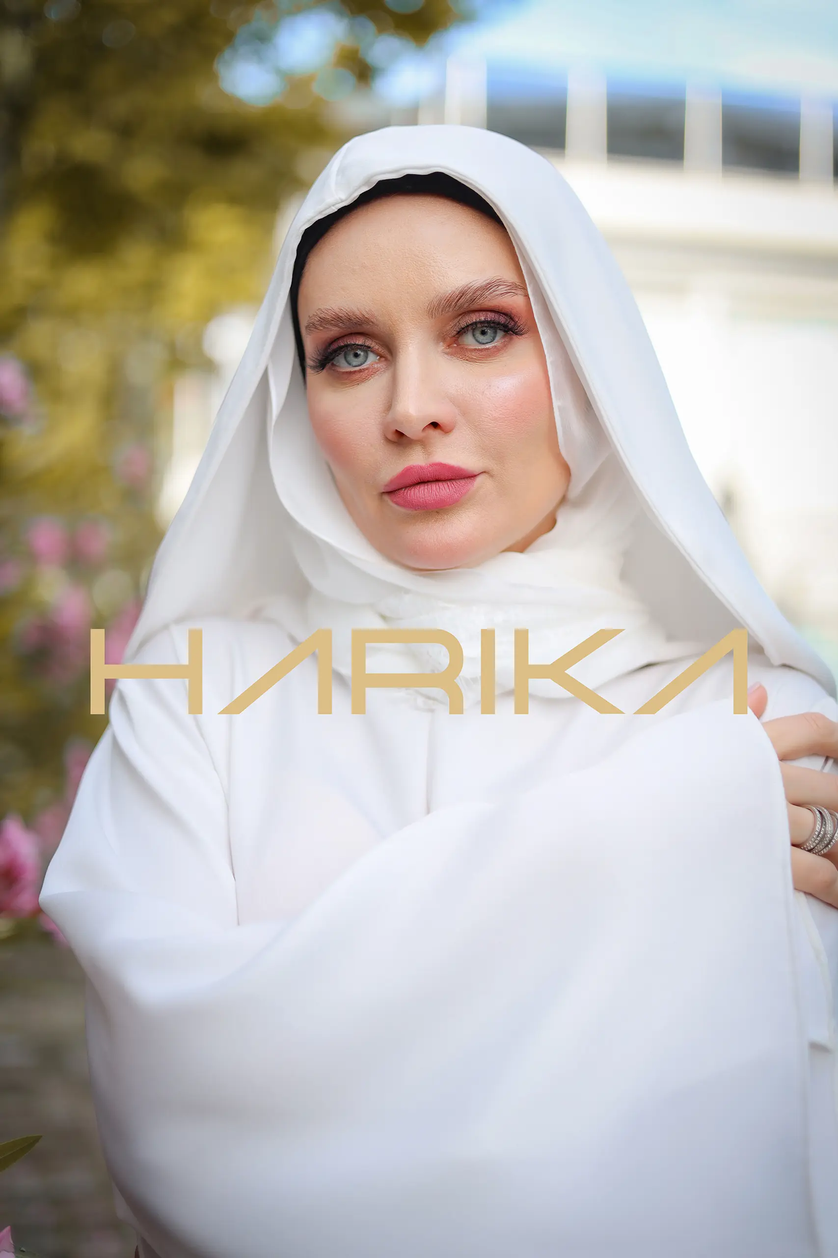Hooded plain white abaya