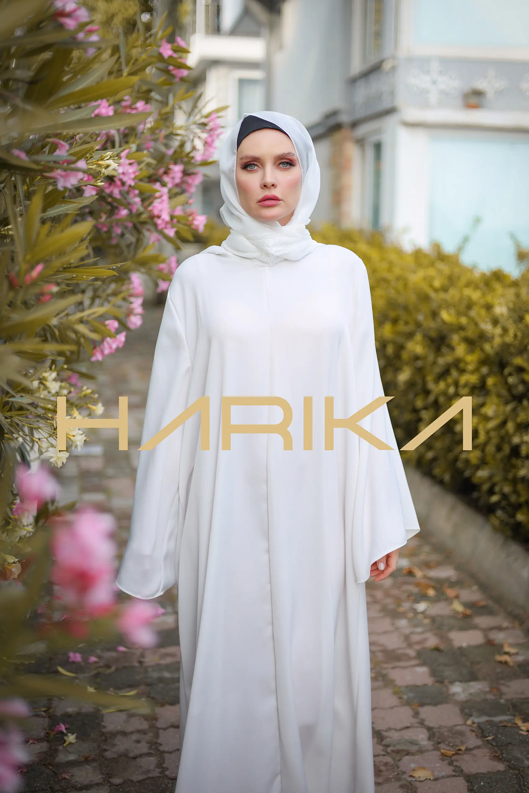 Hooded plain white abaya - Image 10
