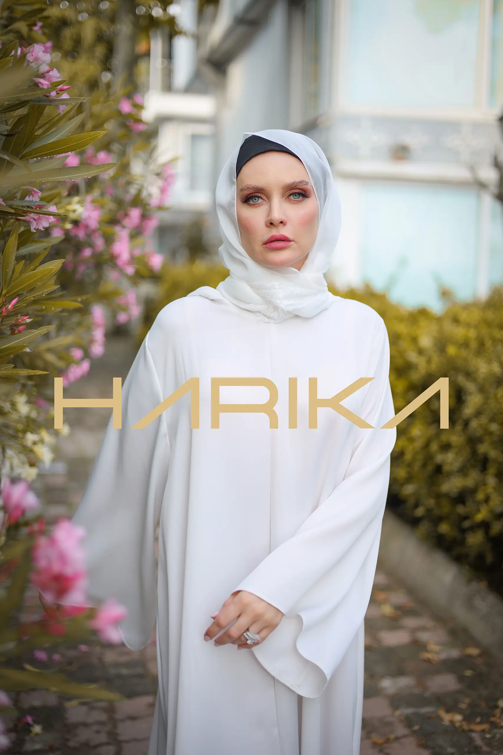 Hooded plain white abaya - Image 9