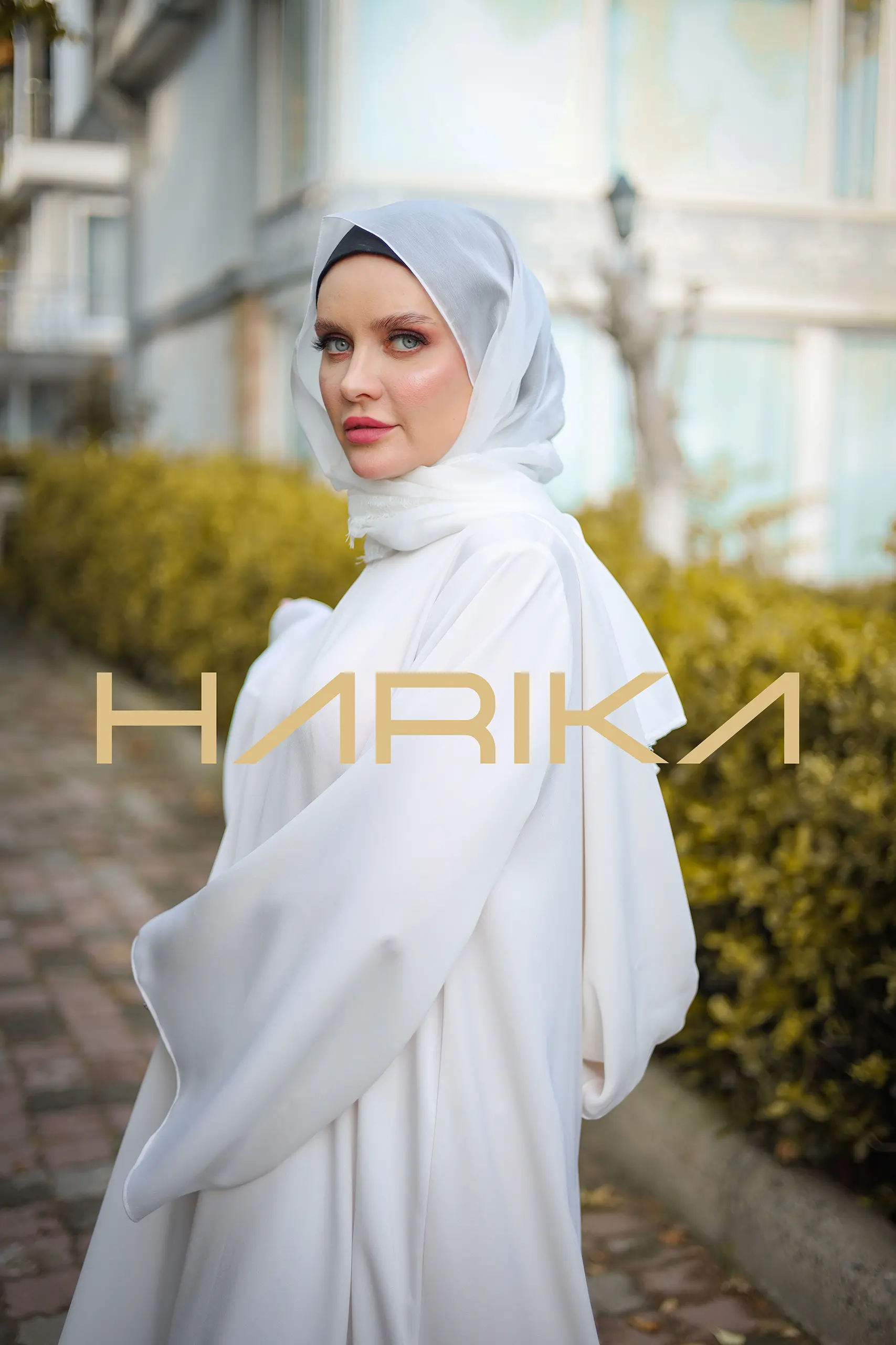 Hooded plain white abaya - Image 7