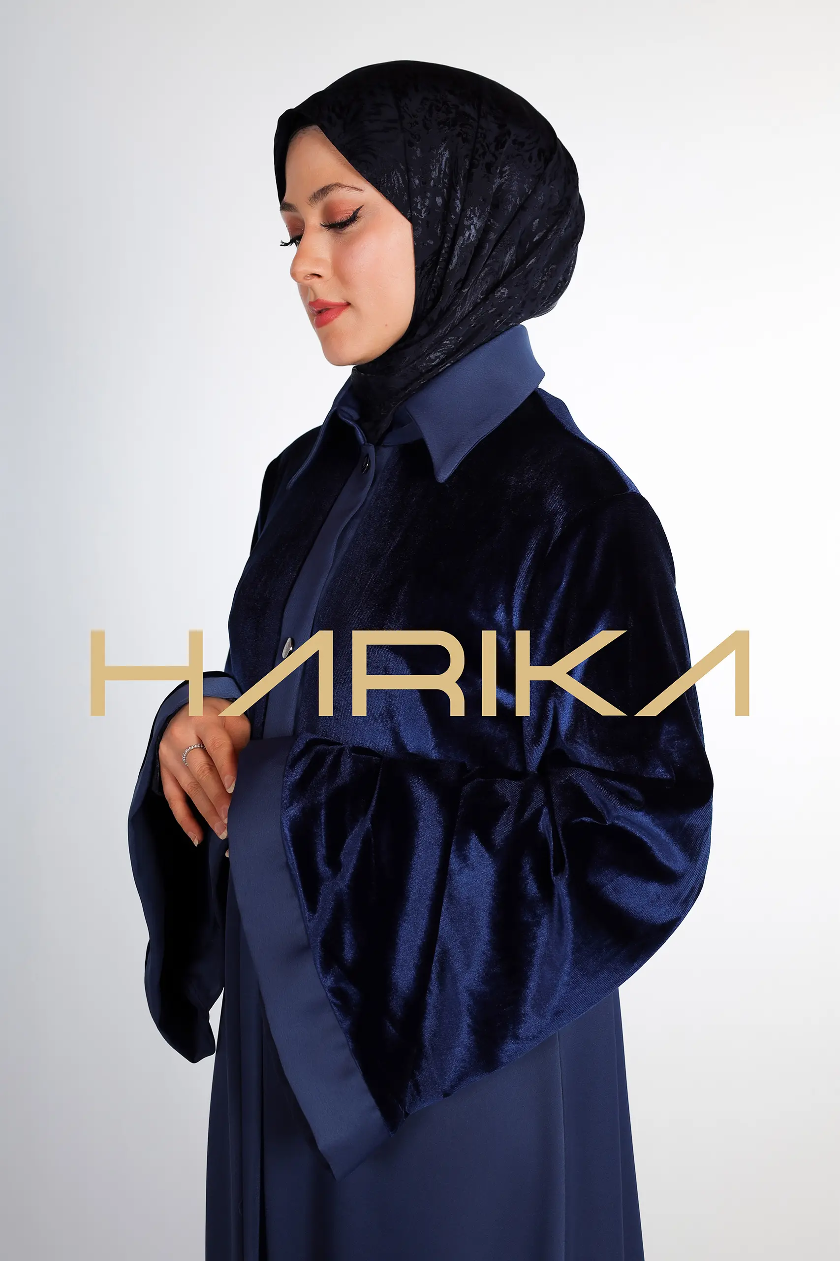 Abaya Navy Blue Velvet Detail - The Meeting of Elegance and Nobility - Image 4