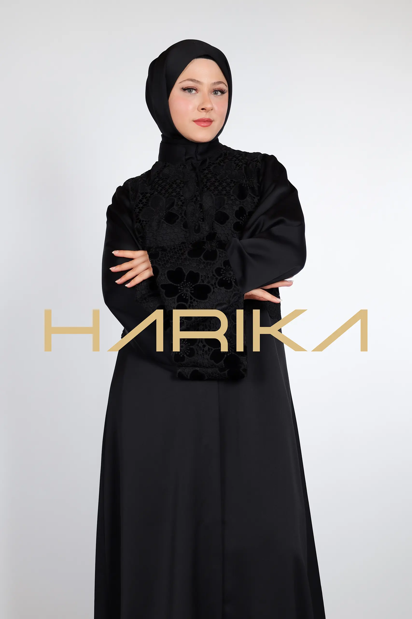Elegant and modern black abaya - Image 3