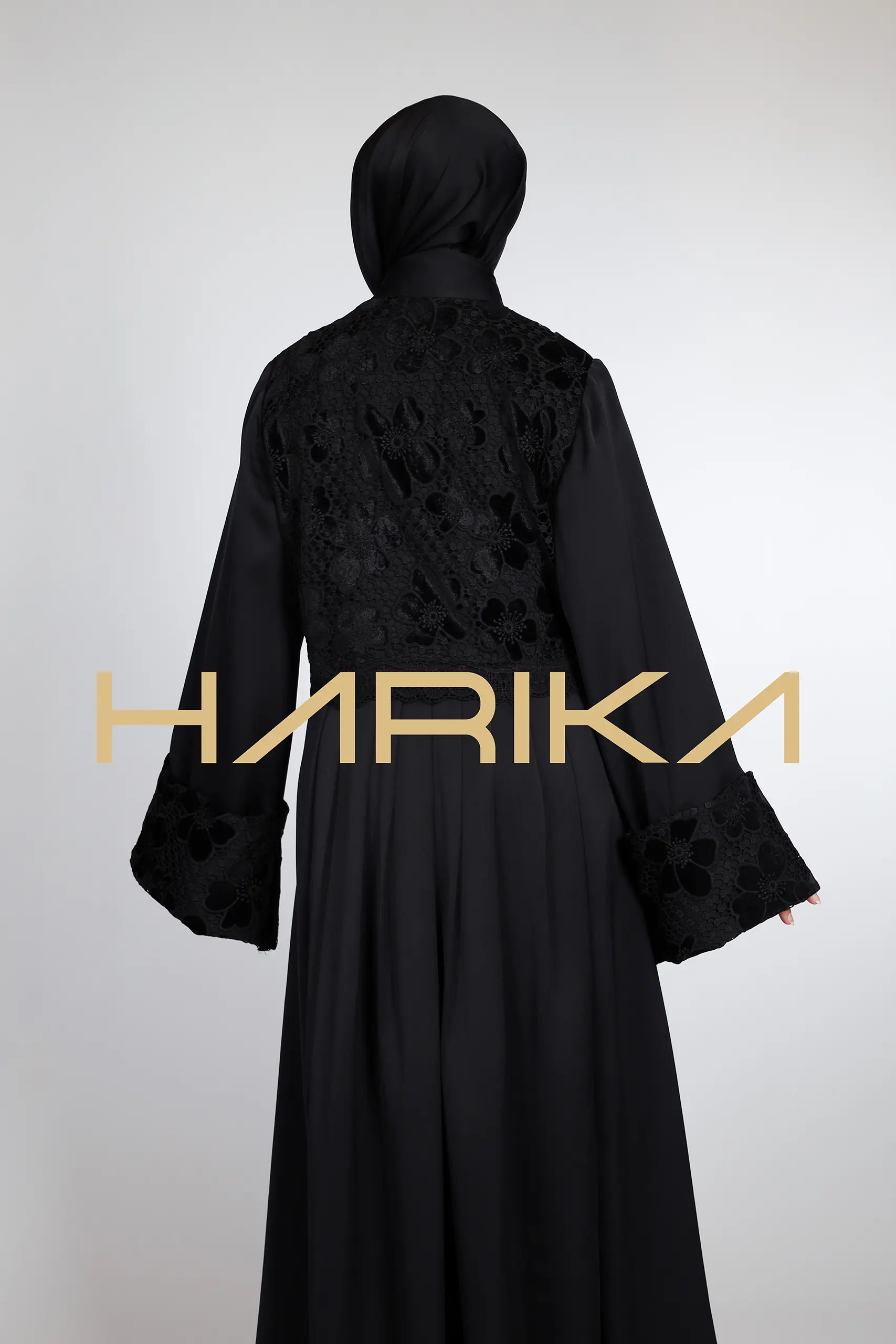 Elegant and modern black abaya - Image 11