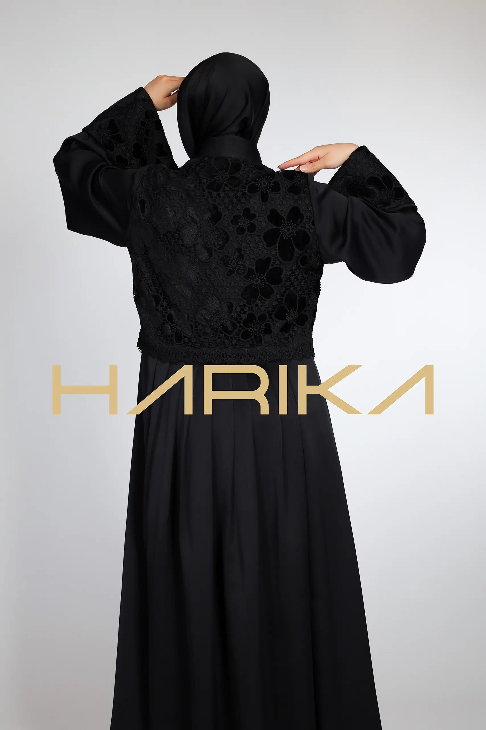 Elegant and modern black abaya - Image 10