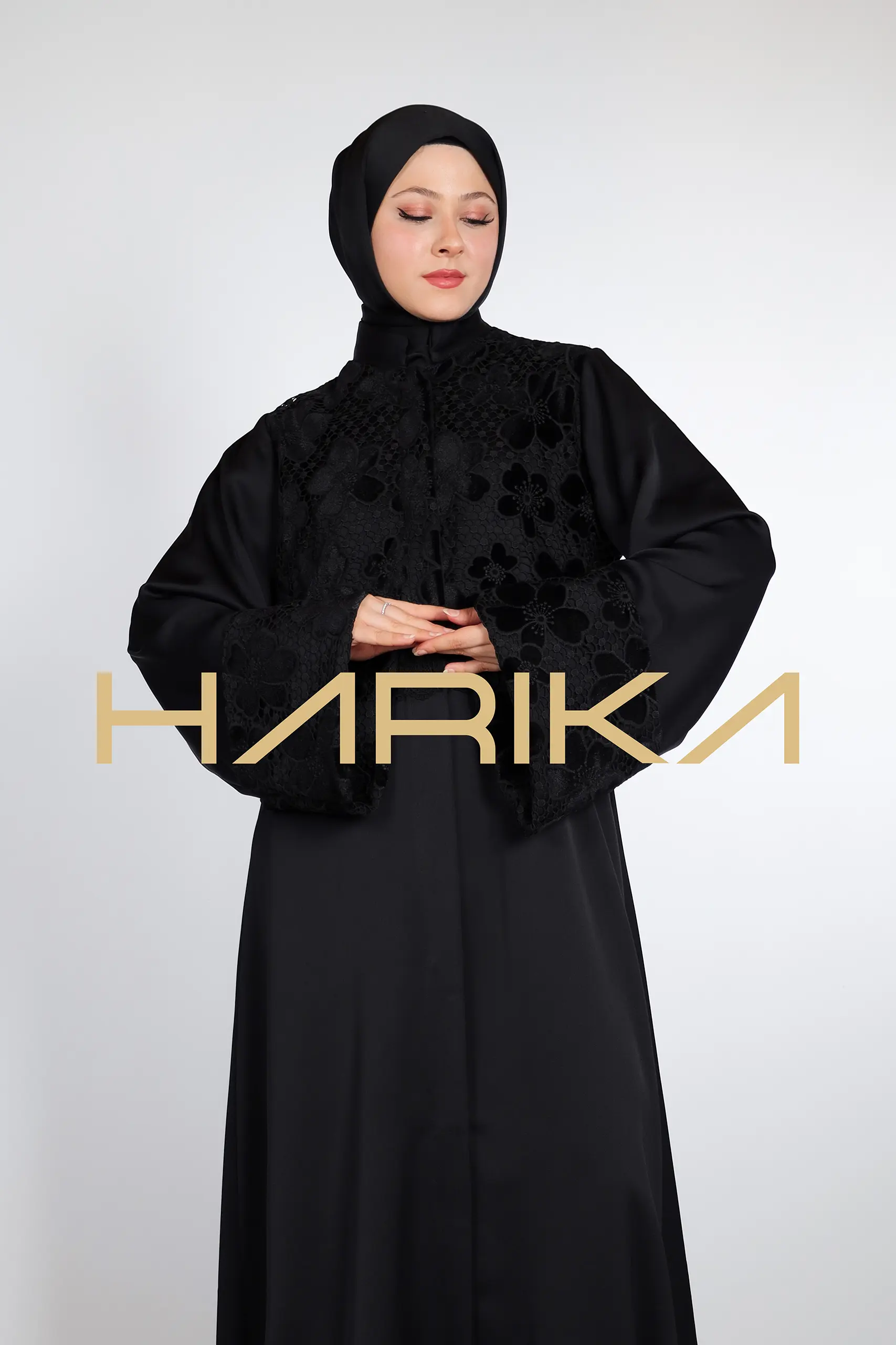 Elegant and modern black abaya - Image 4