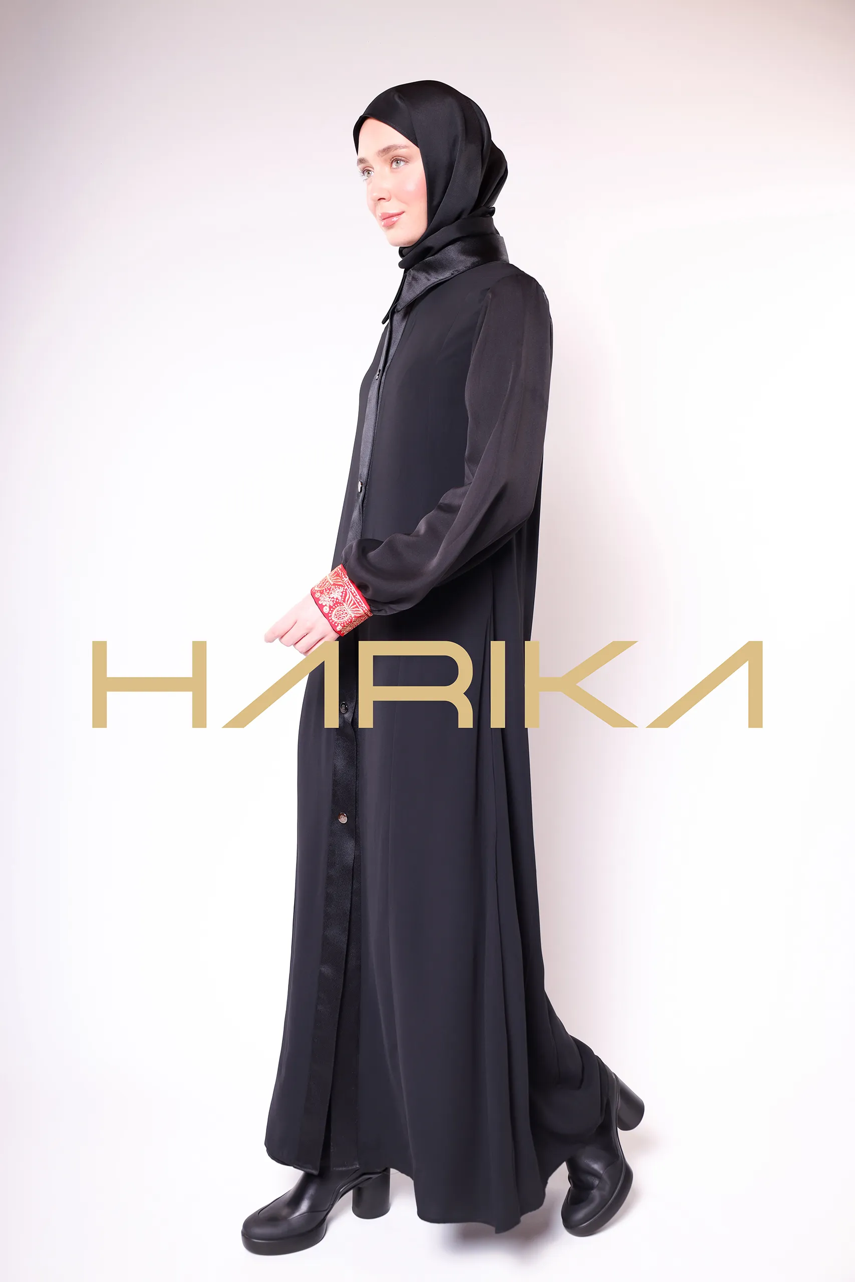 Patterned, Long-Sleeve, Buttoned, Elegant Classic Black Abaya - Image 4